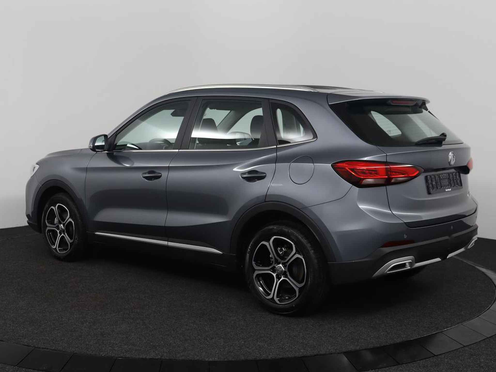 MG ZS Hybrid + Comfort PRIMEUR: NU IN DE SHOWROOM IN TYNAARLO - 10/47