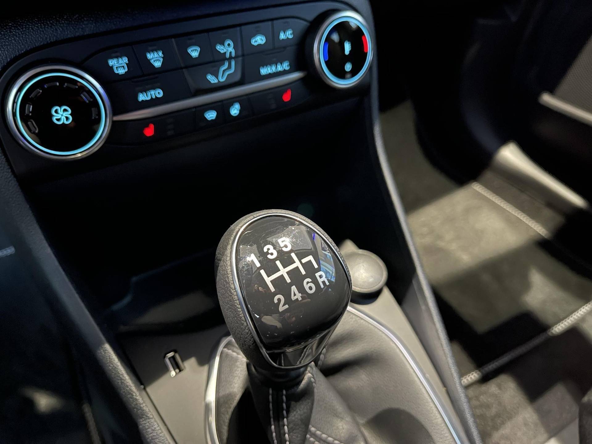 Ford Fiesta 1.0 EcoBoost Hybrid Titanium | Nieuw te bestellen | - 18/23