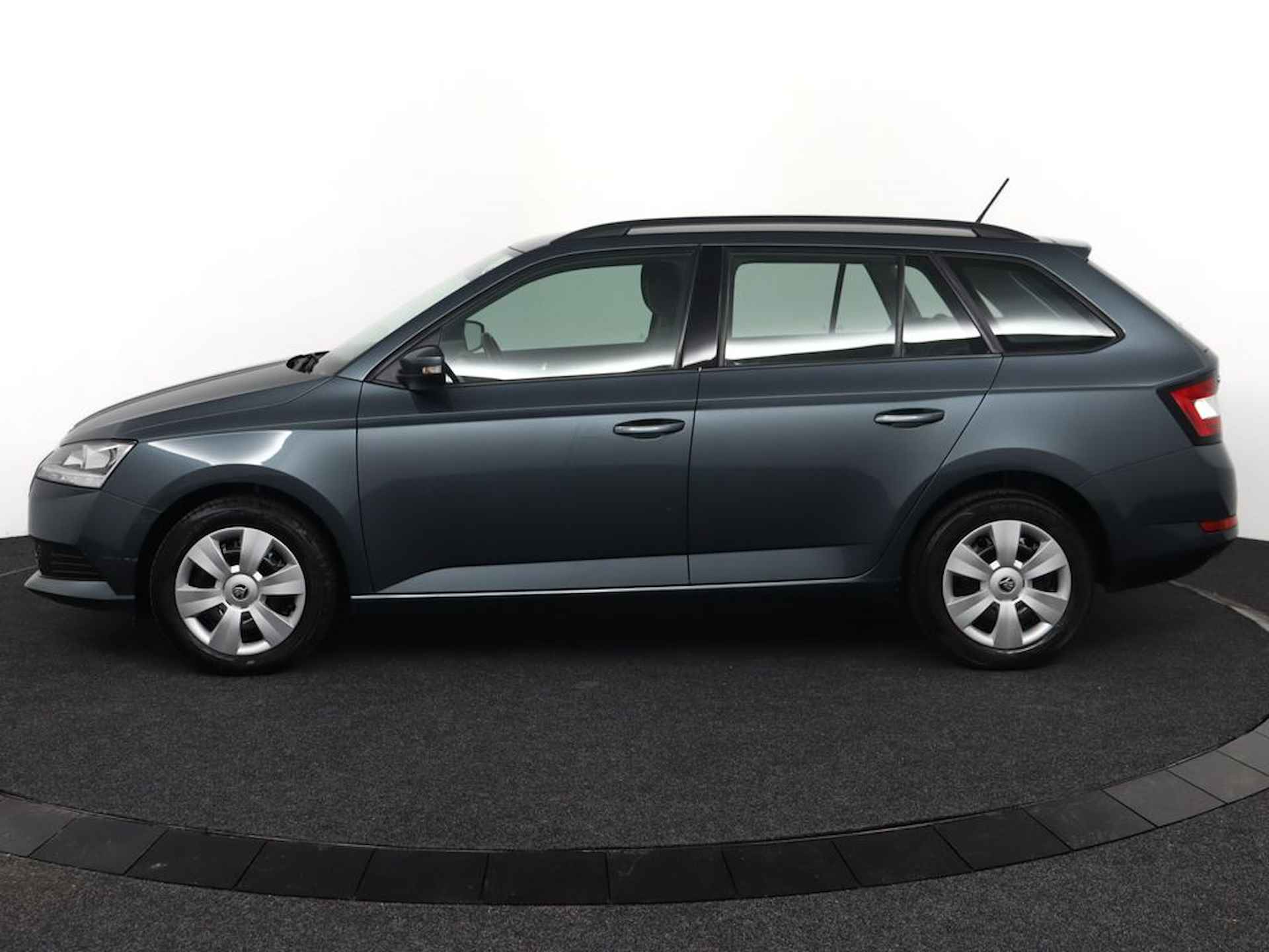 Škoda Fabia Combi 1.0 TSI Business Edition - Automaat - Airco - Cruise Control - Trekhaak - 12 maanden BOVAG-garantie - 3/47