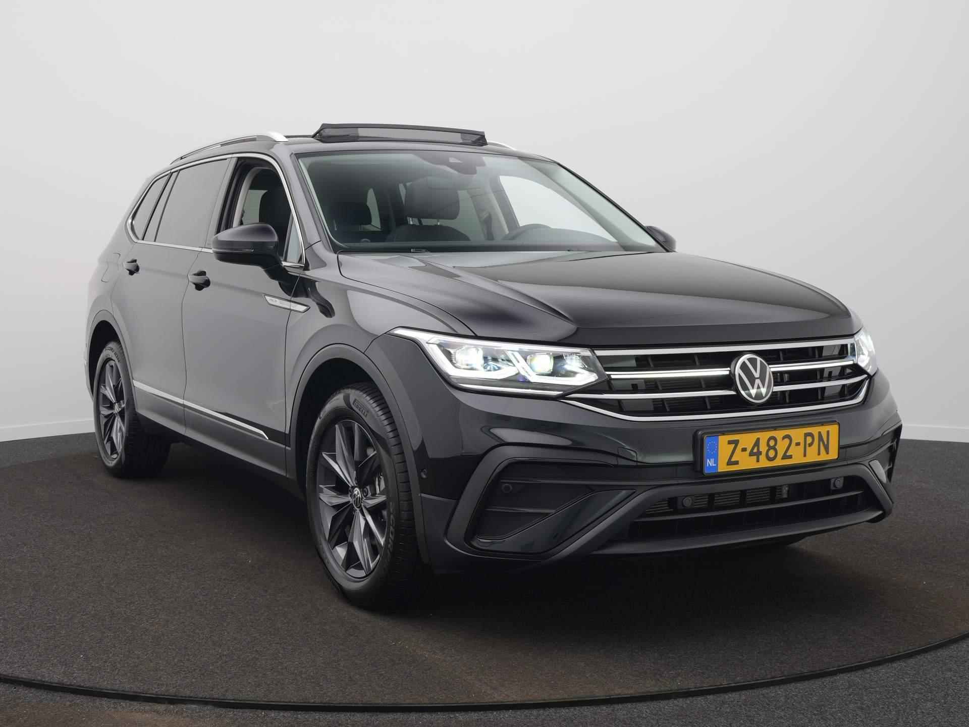 Volkswagen Tiguan Allspace 1.5 TSI Life Business 7p. Panoramadak - Camera - Trekhaak - Navigatie - 7 Zits - 3/63