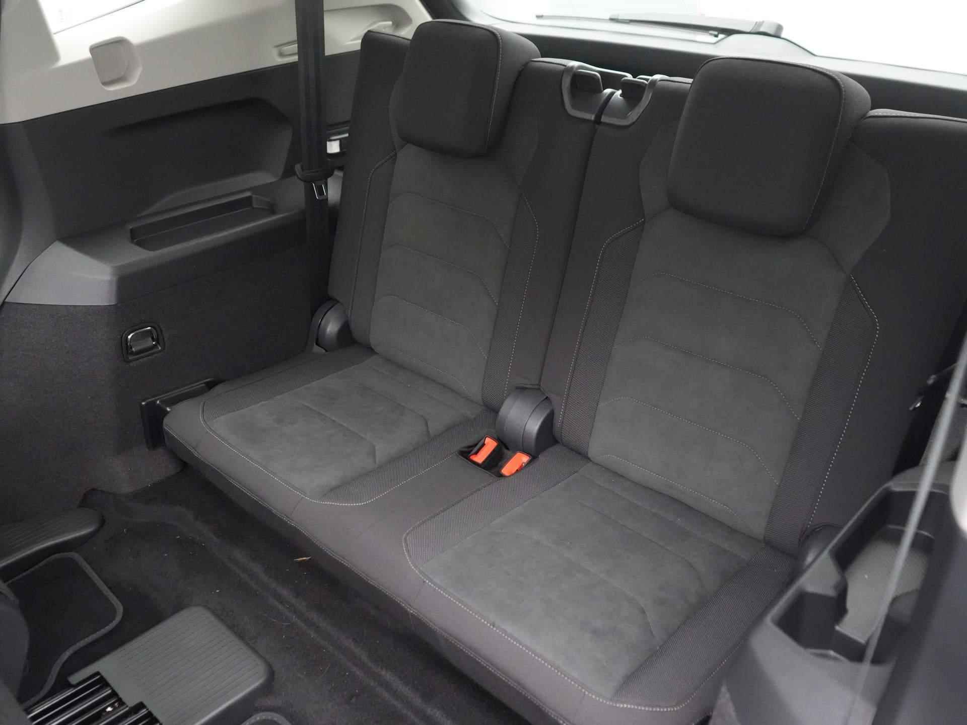 Volkswagen Tiguan Allspace 1.5 TSI Life Business 7p. Panoramadak - Camera - Trekhaak - Navigatie - 7 Zits - 49/63