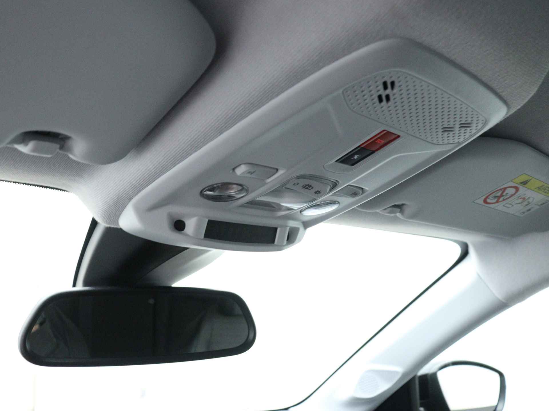 Peugeot e-208 EV Allure Limited 50 kWh | 136Pk | Navigatie | Parkeersensoren achter | Lichtmetalen velgen | - 30/43