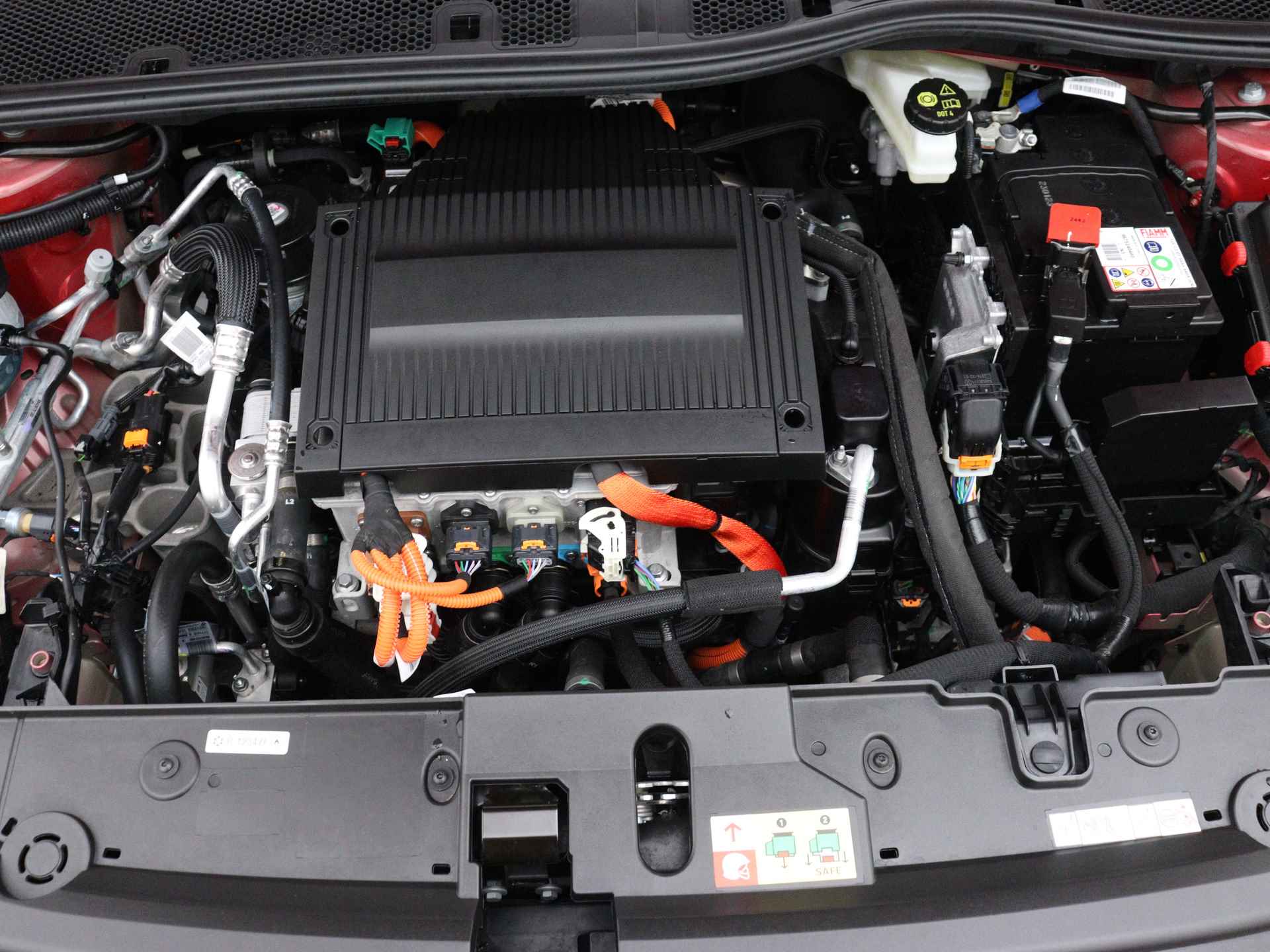 Peugeot e-208 EV Allure Limited 50 kWh | 136Pk | Navigatie | Parkeersensoren achter | Lichtmetalen velgen | - 39/43