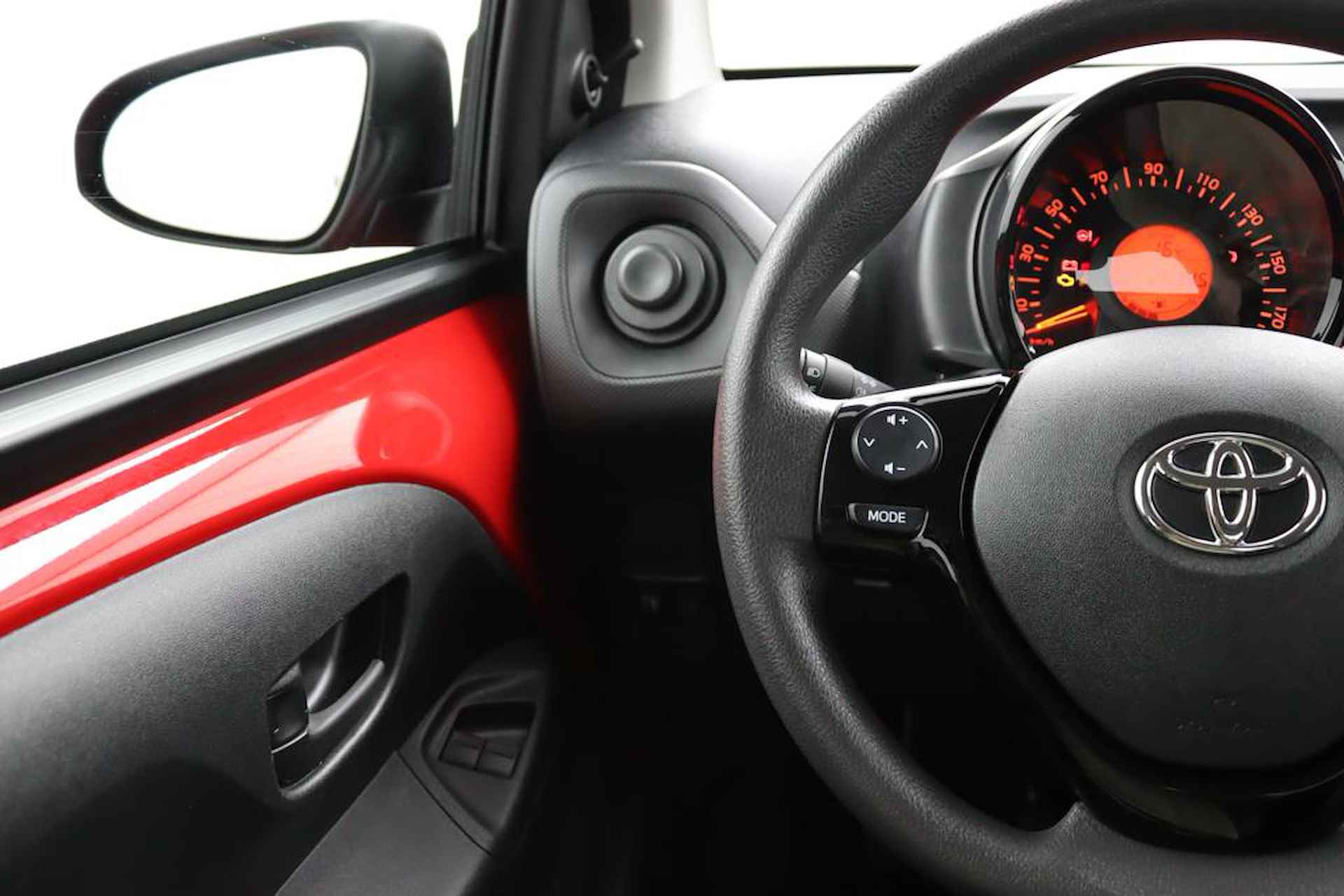 Toyota Aygo 1.0 VVT-i x-fun | Airco | Bluetooth | 5-Deurs | Speedlimiter | - 18/45