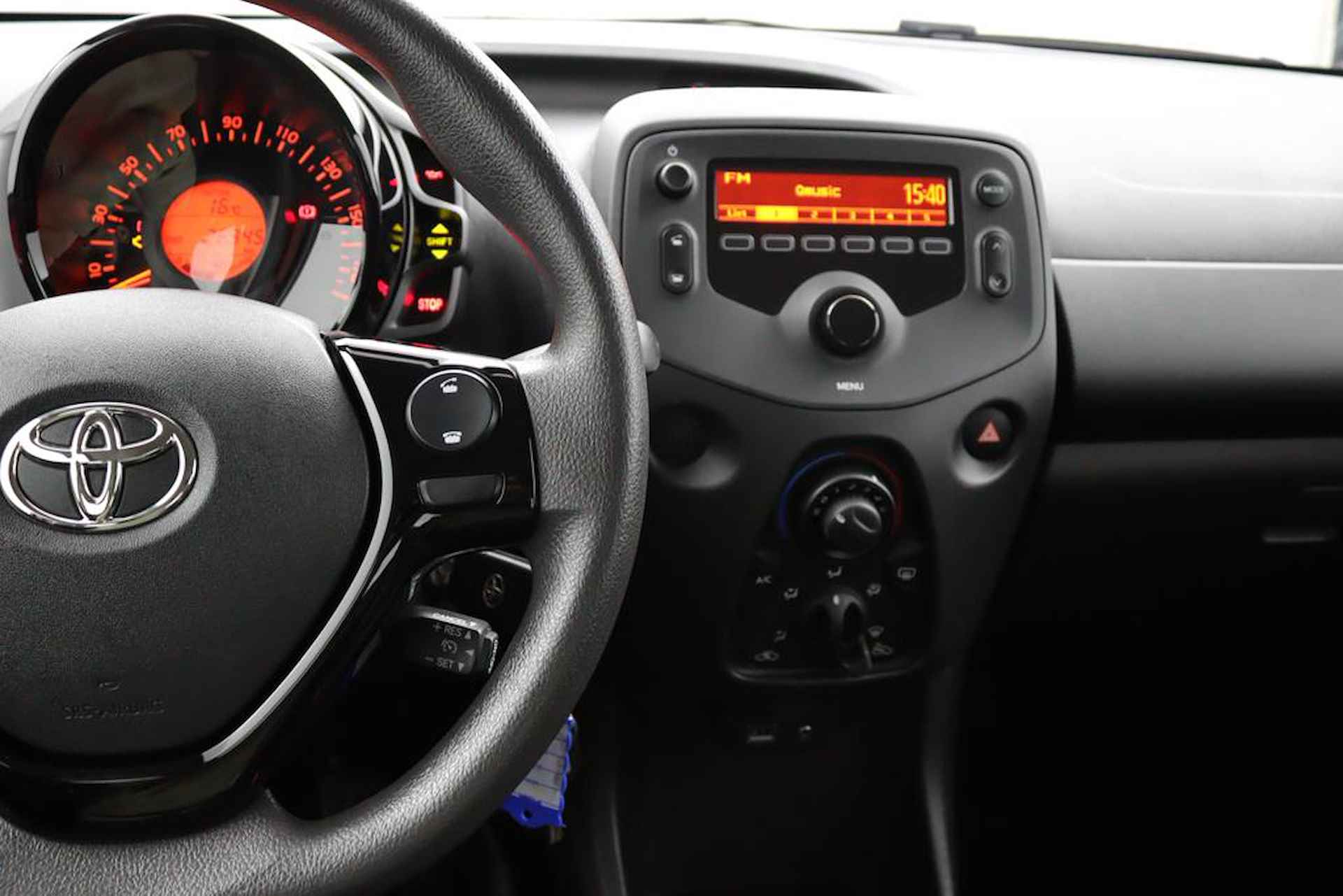 Toyota Aygo 1.0 VVT-i x-fun | Airco | Bluetooth | 5-Deurs | Speedlimiter | - 19/45