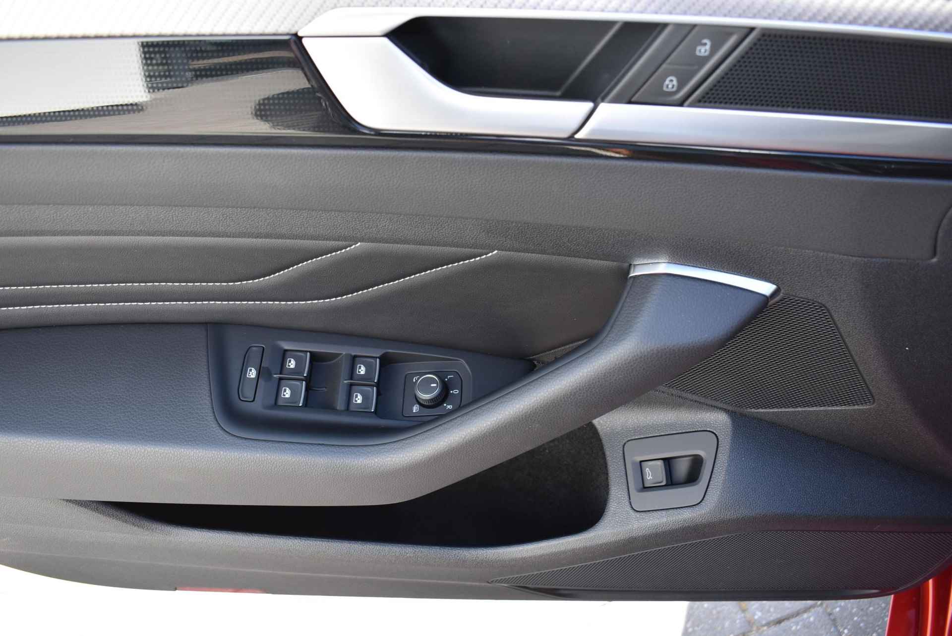 Volkswagen Arteon Shooting Brake 2.0 TSI R-Line Business+ 190PK / 140kW 7 versn. DSG, Assistentiepakket, Designpakket, Licht & zicht-pakket, Comfort+ pakket, Decor inleg 'black carbon', IQ. Light, Stuurwiel verwarmd 20"inch lichtmetalen Velgen, etc. - 32/37