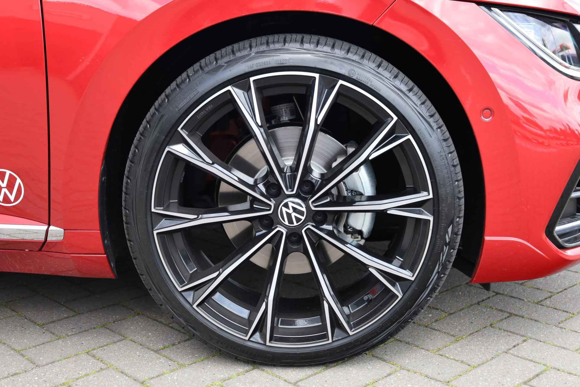 Volkswagen Arteon Shooting Brake 2.0 TSI R-Line Business+ 190PK / 140kW 7 versn. DSG, Assistentiepakket, Designpakket, Licht & zicht-pakket, Comfort+ pakket, Decor inleg 'black carbon', IQ. Light, Stuurwiel verwarmd 20"inch lichtmetalen Velgen, etc. - 34/37