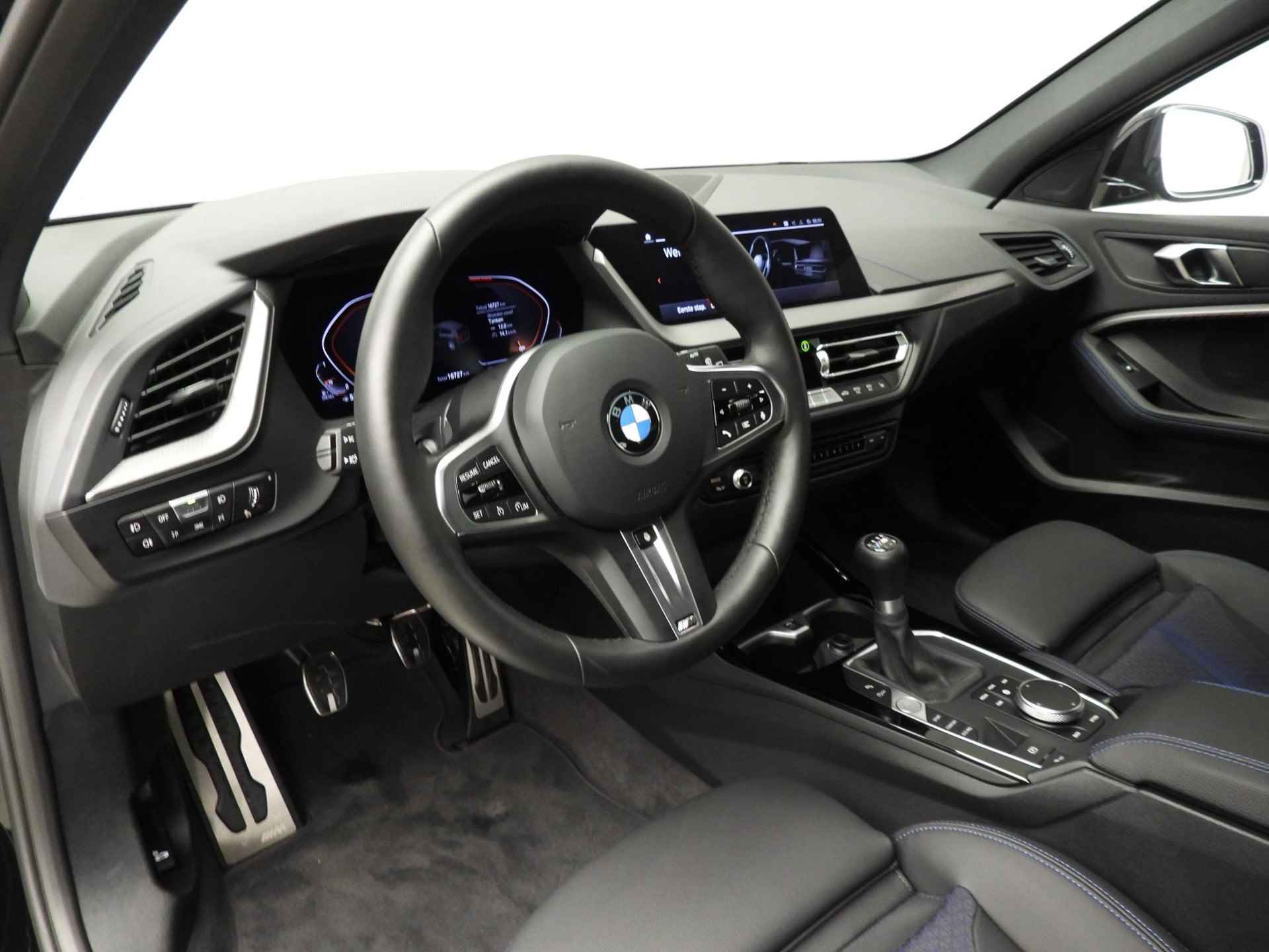 BMW 1 Serie 5-deurs 118d Handbak !! | M-Sportpakket | LED | Navigatie | Sportstoelen | DAB | Hifi speakers | Alu 17 inch - 7/40