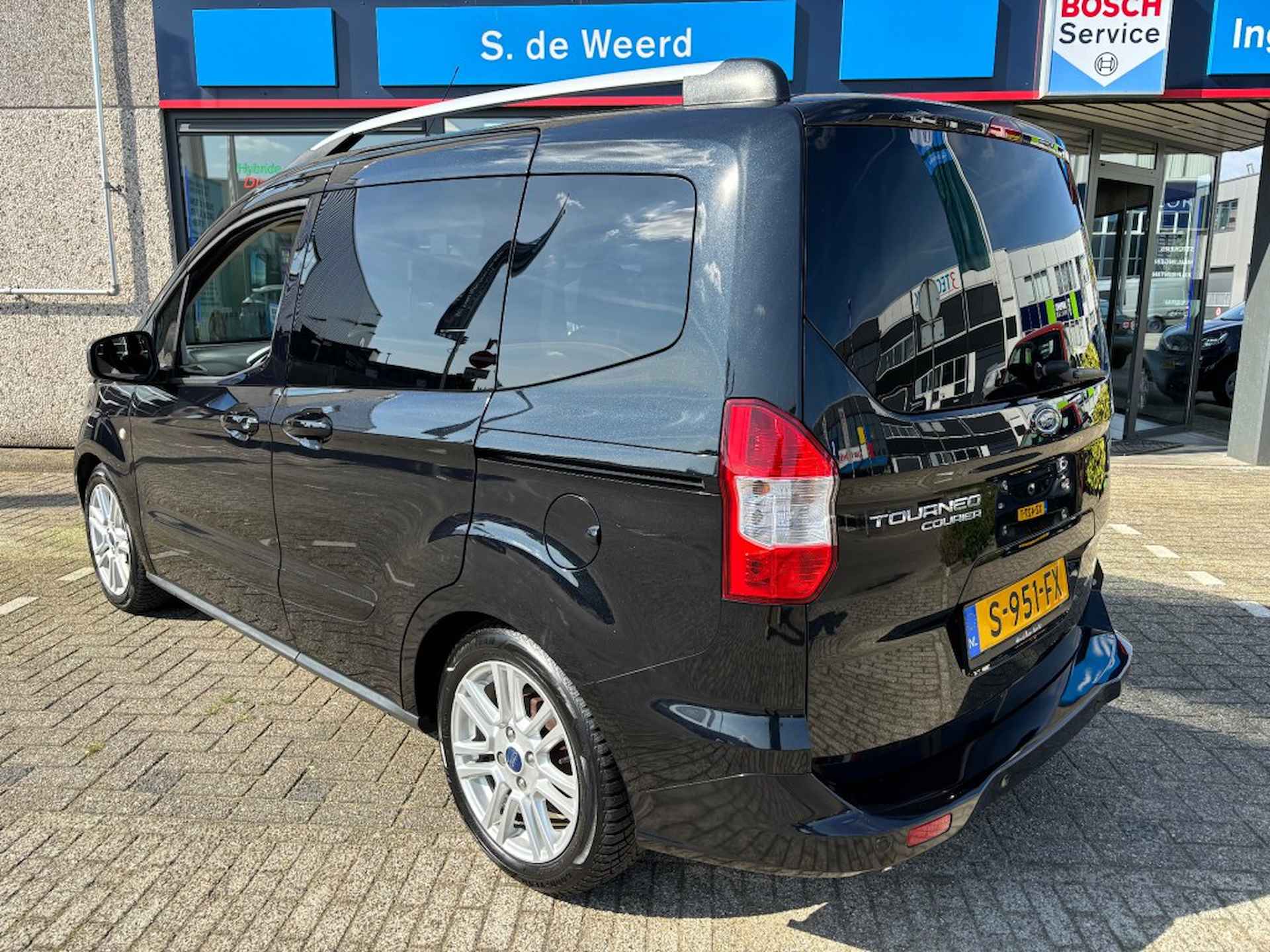 FORD Tourneo Courier 1.0i Turbo Titanium, Clima, Cruise, Stoelvw, 5-persoons - 2/11