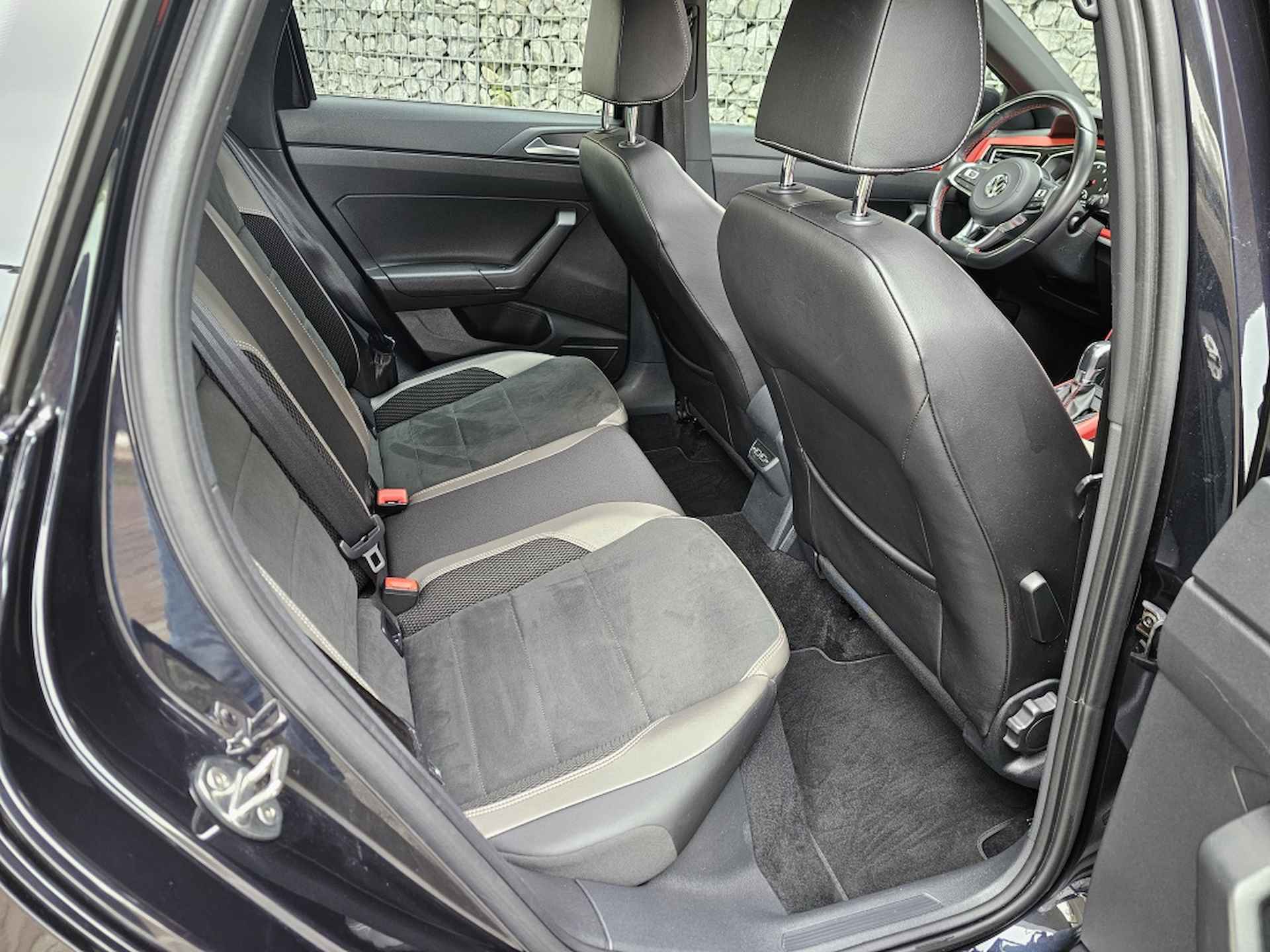 Volkswagen Polo 2.0 TSI GTI | Geen Import | Panorama dak | Achteruitrijcamera - 20/32