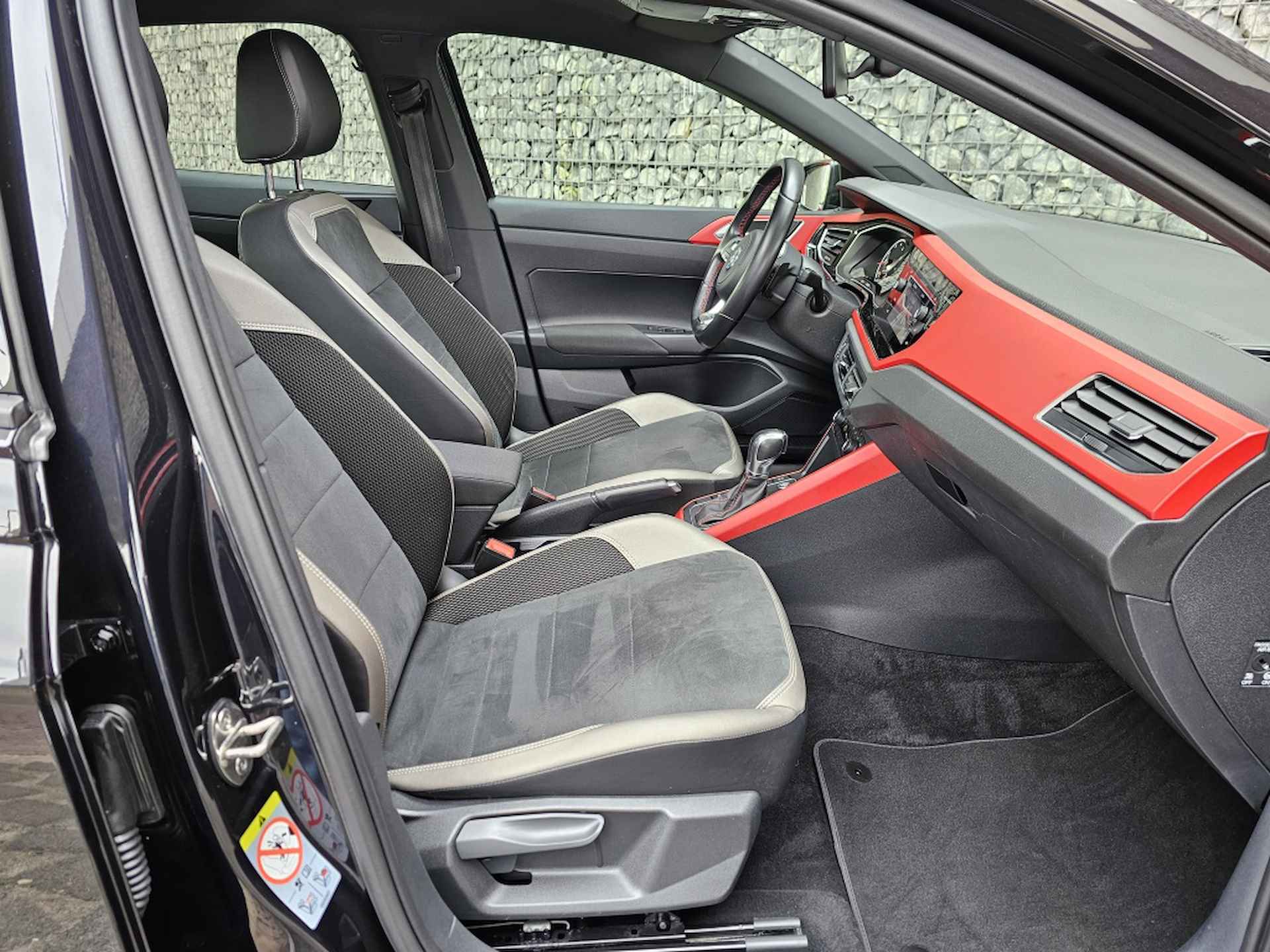 Volkswagen Polo 2.0 TSI GTI | Geen Import | Panorama dak | Achteruitrijcamera - 23/32