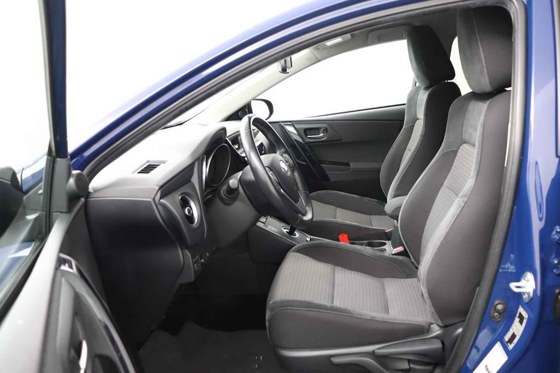 Toyota Auris Touring Sports 1.8 Hybrid Dynamic Go | Trekhaak | Cruise-Control | Climate-control | Navigatie | - 17/49