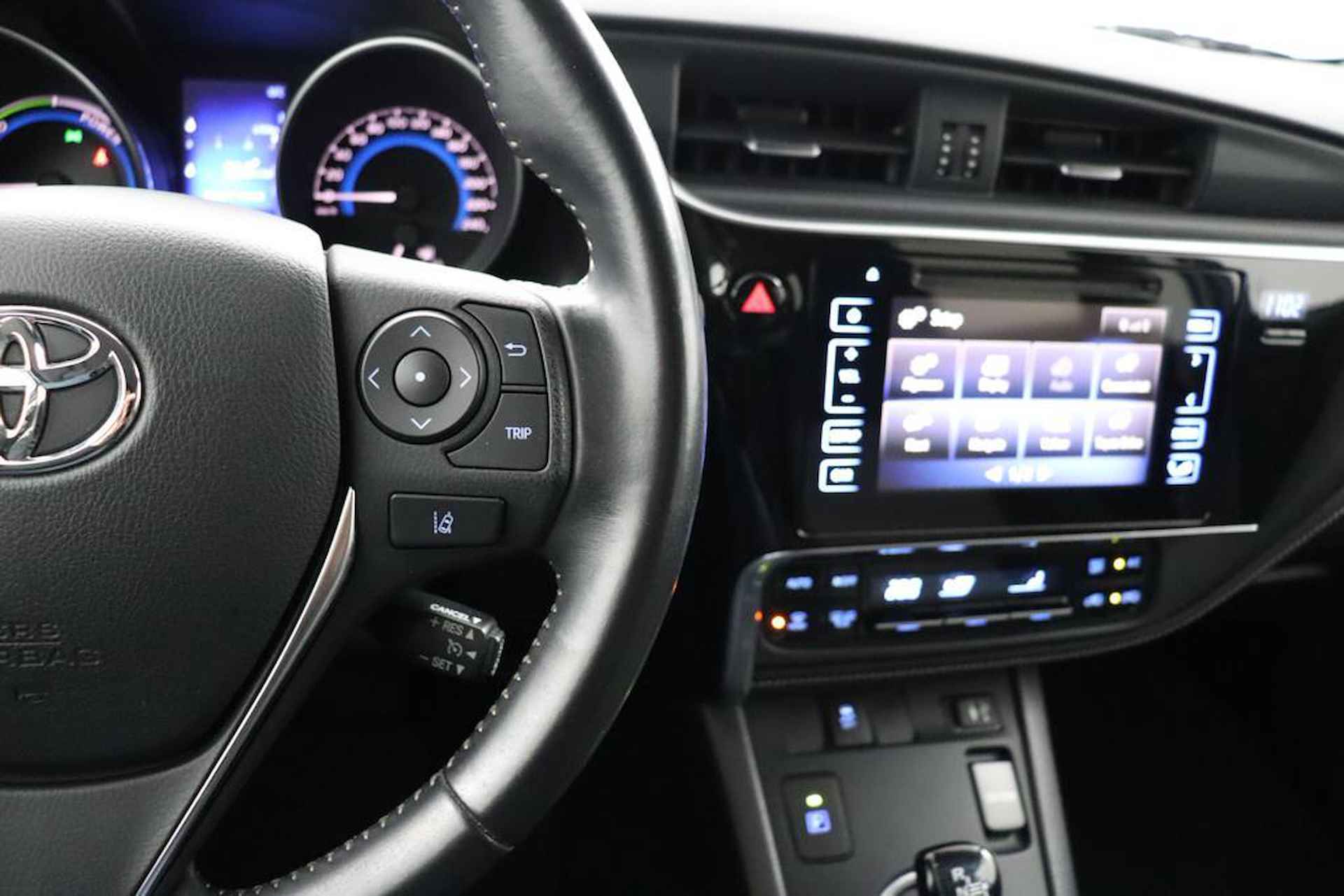 Toyota Auris Touring Sports 1.8 Hybrid Dynamic Go | Trekhaak | Cruise-Control | Climate-control | Navigatie | - 21/49