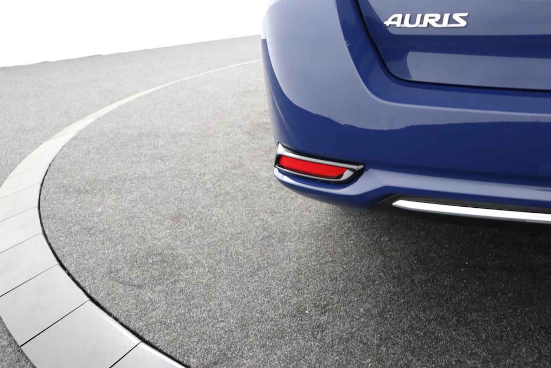 Toyota Auris Touring Sports 1.8 Hybrid Dynamic Go | Trekhaak | Cruise-Control | Climate-control | Navigatie | - 41/49