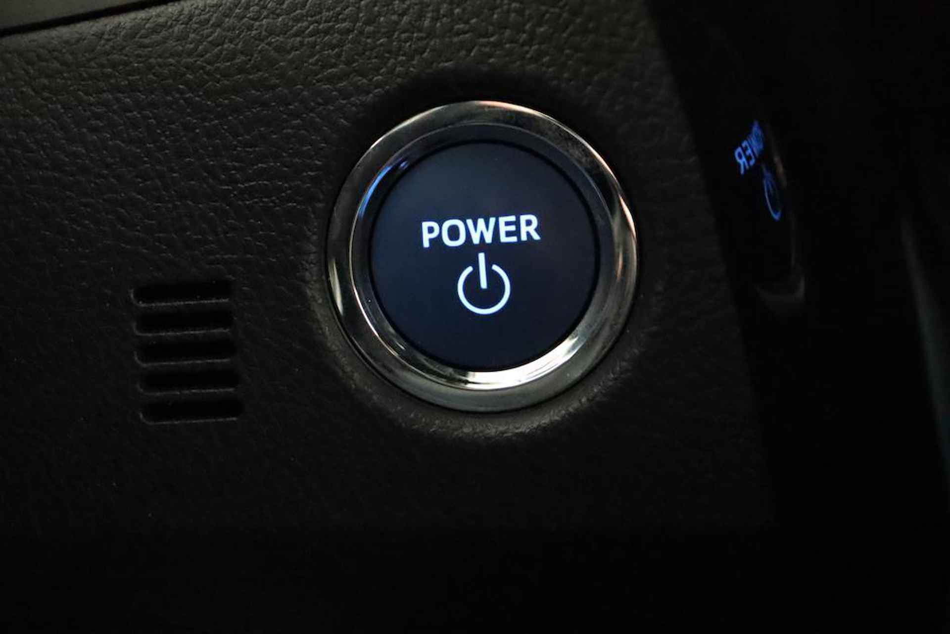 Toyota Auris Touring Sports 1.8 Hybrid Dynamic Go | Trekhaak | Cruise-Control | Climate-control | Navigatie | - 44/49