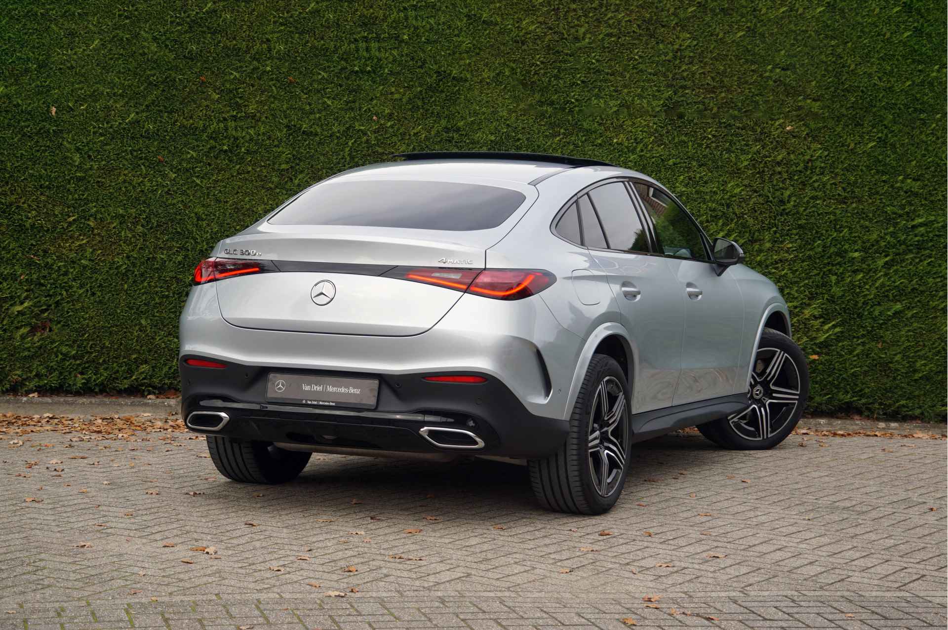 Mercedes-Benz GLC Coupé 300 e 4MATIC AMG Line | Pano Trekhaak Distronic Memory 360 Camera - 20/76