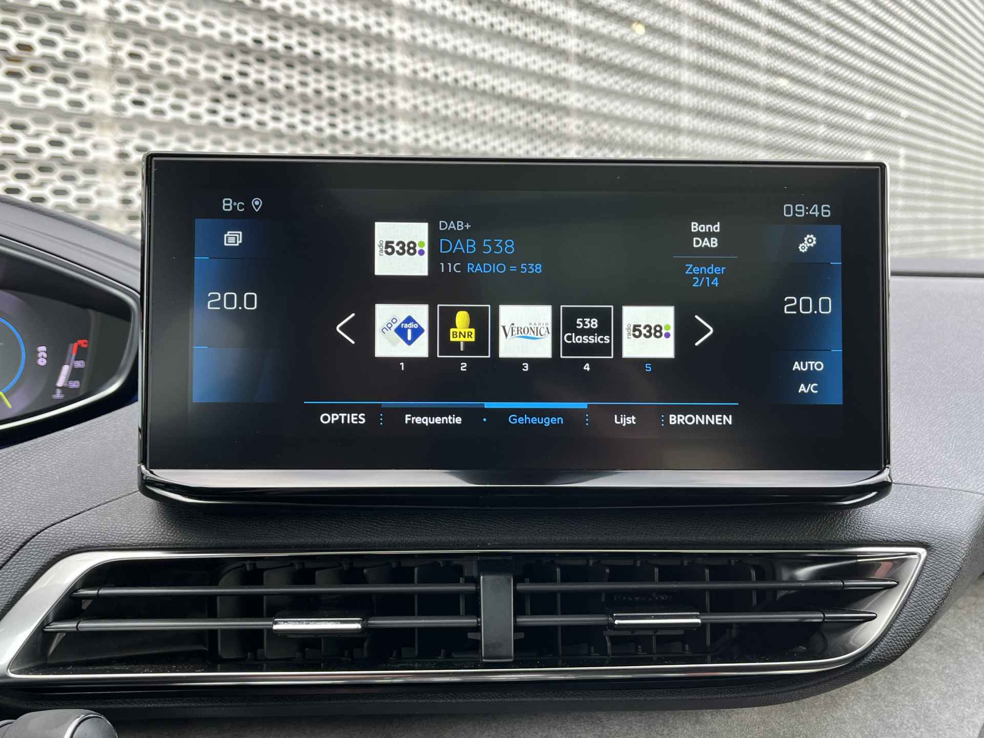 Peugeot 5008 1.2 Hybrid GT 136pk Hybrid Automaat | Panoramadak | Stoelverwarming | 19" Lichtmetalen Velgen - 27/50