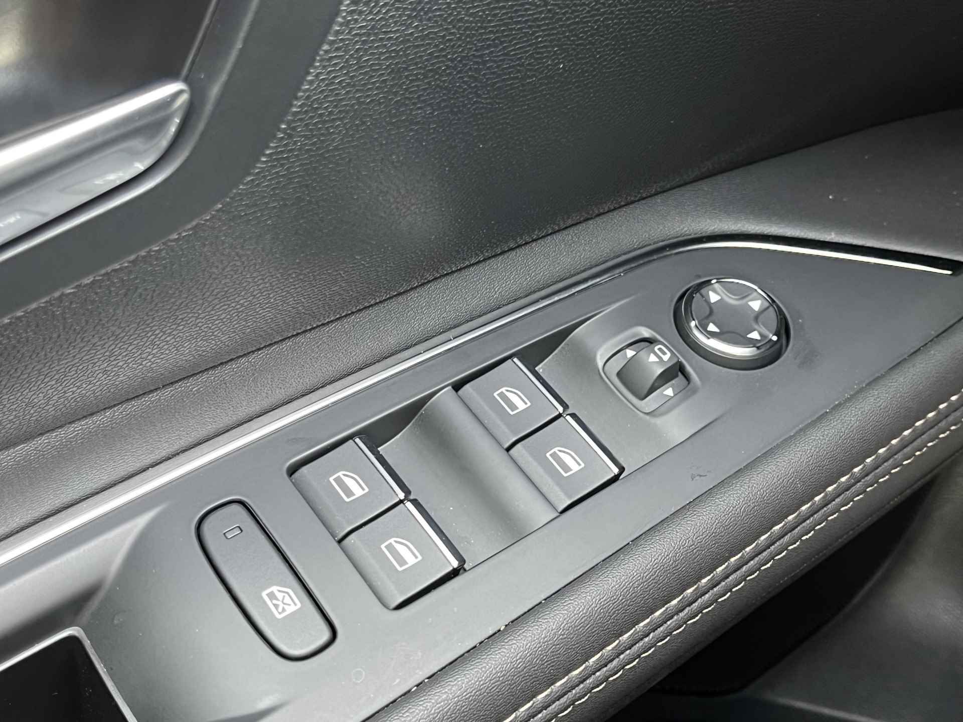 Peugeot 5008 1.2 Hybrid GT 136pk Hybrid Automaat | Panoramadak | Stoelverwarming | 19" Lichtmetalen Velgen - 34/50