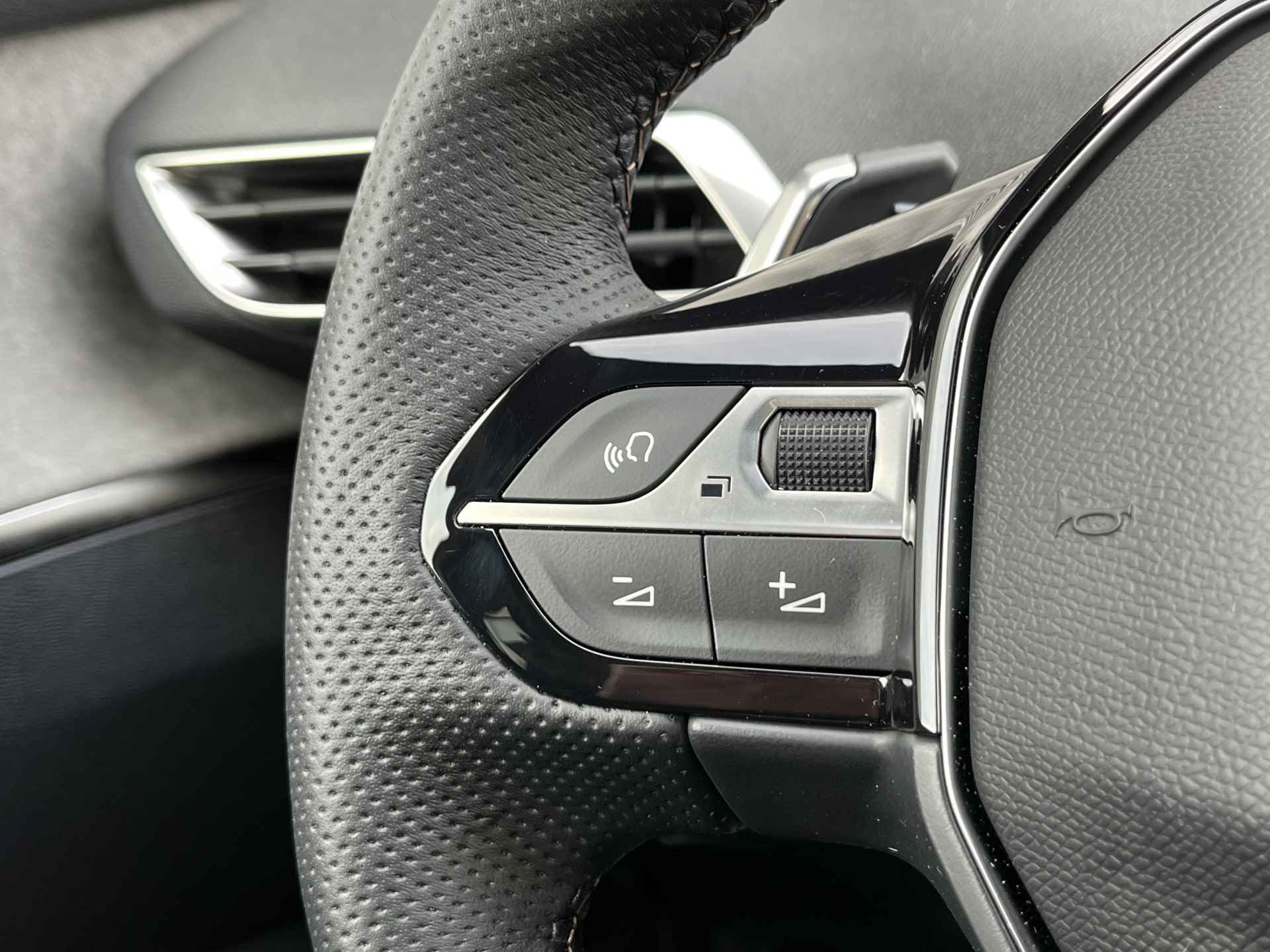 Peugeot 5008 1.2 Hybrid GT 136pk Hybrid Automaat | Panoramadak | Stoelverwarming | 19" Lichtmetalen Velgen - 35/50