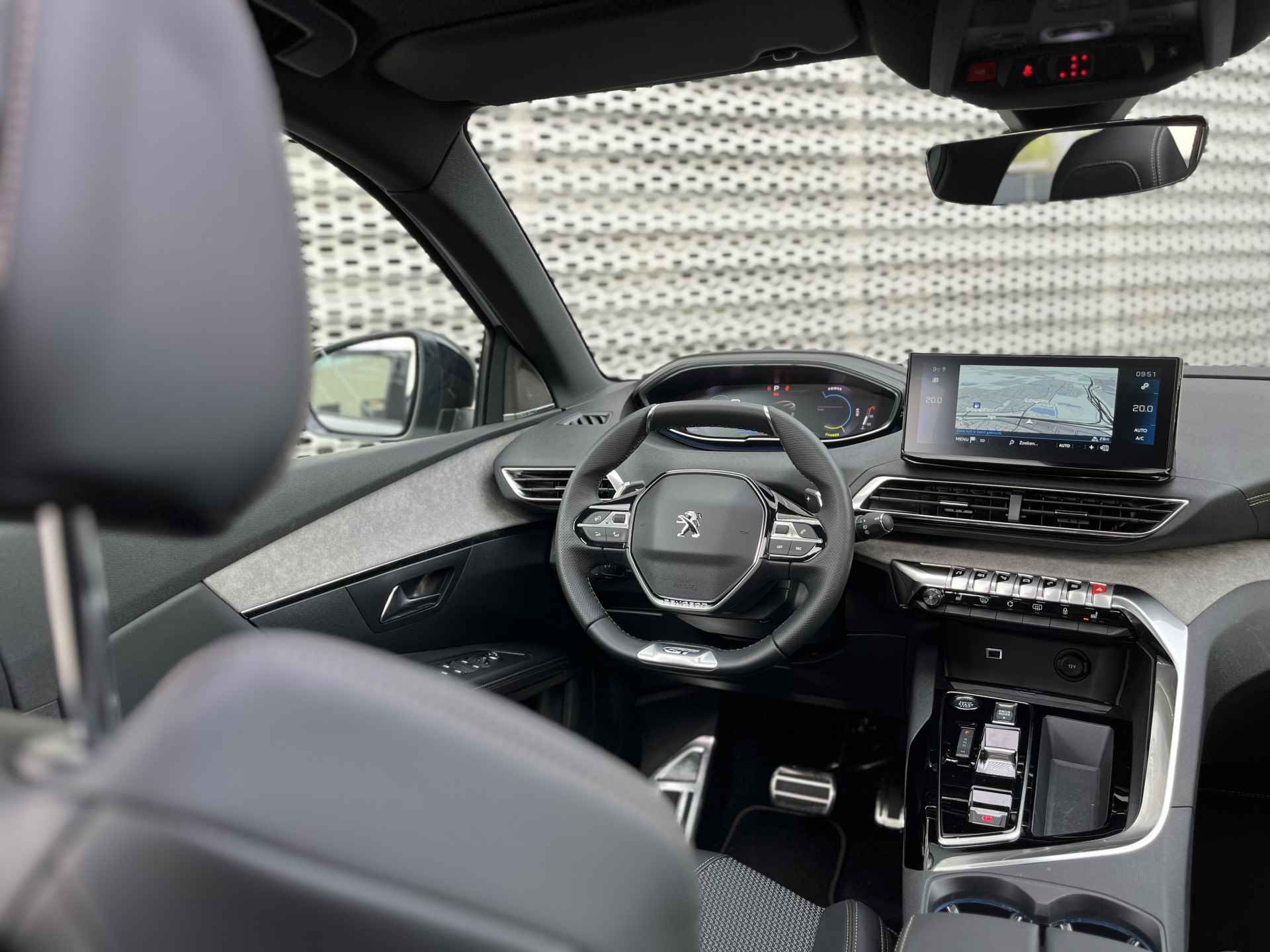 Peugeot 5008 1.2 Hybrid GT 136pk Hybrid Automaat | Panoramadak | Stoelverwarming | 19" Lichtmetalen Velgen - 45/50