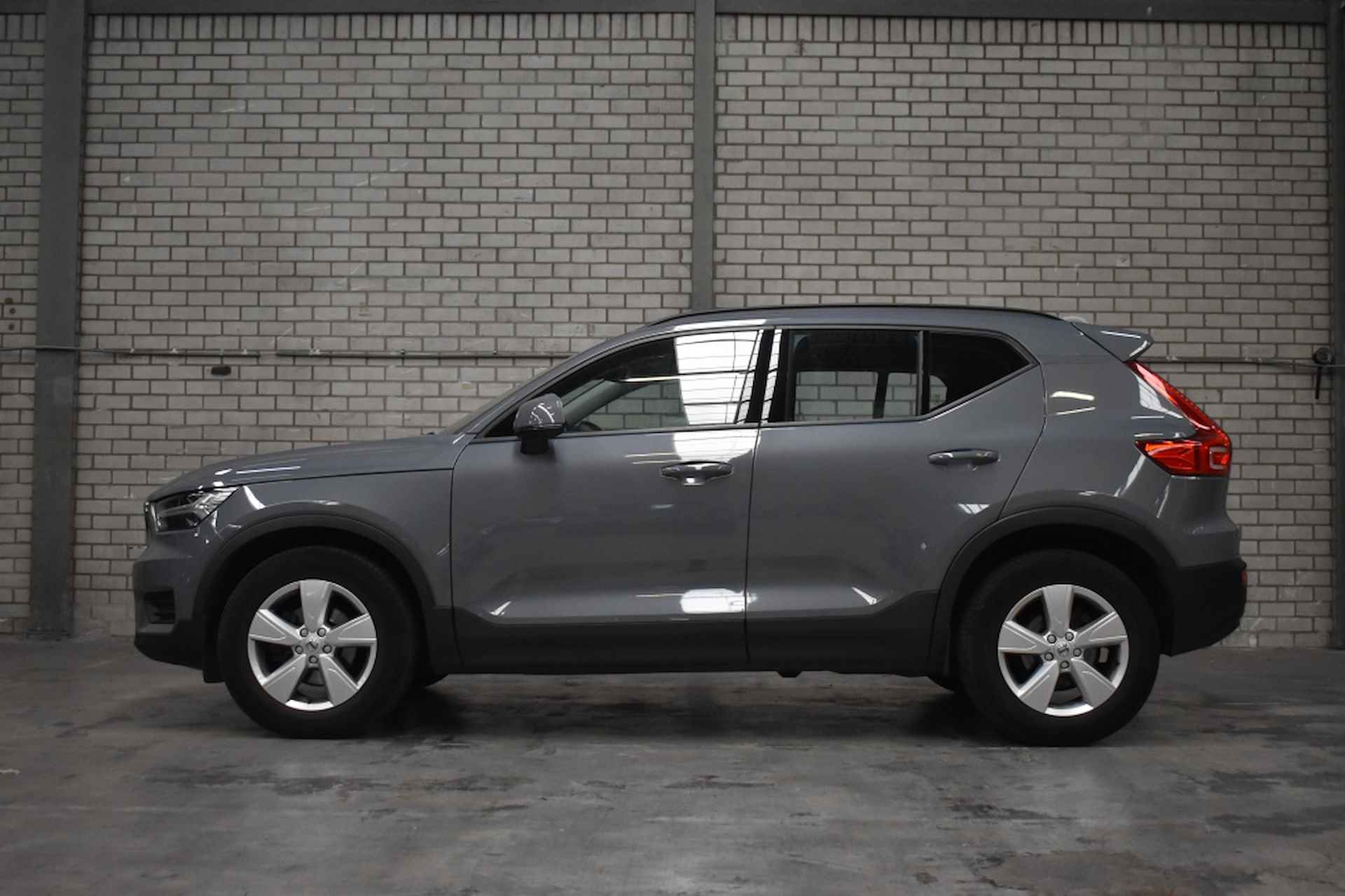 Volvo XC40 T2 129pk Momentum Core | Driver Assist & Park Assist - 2/25