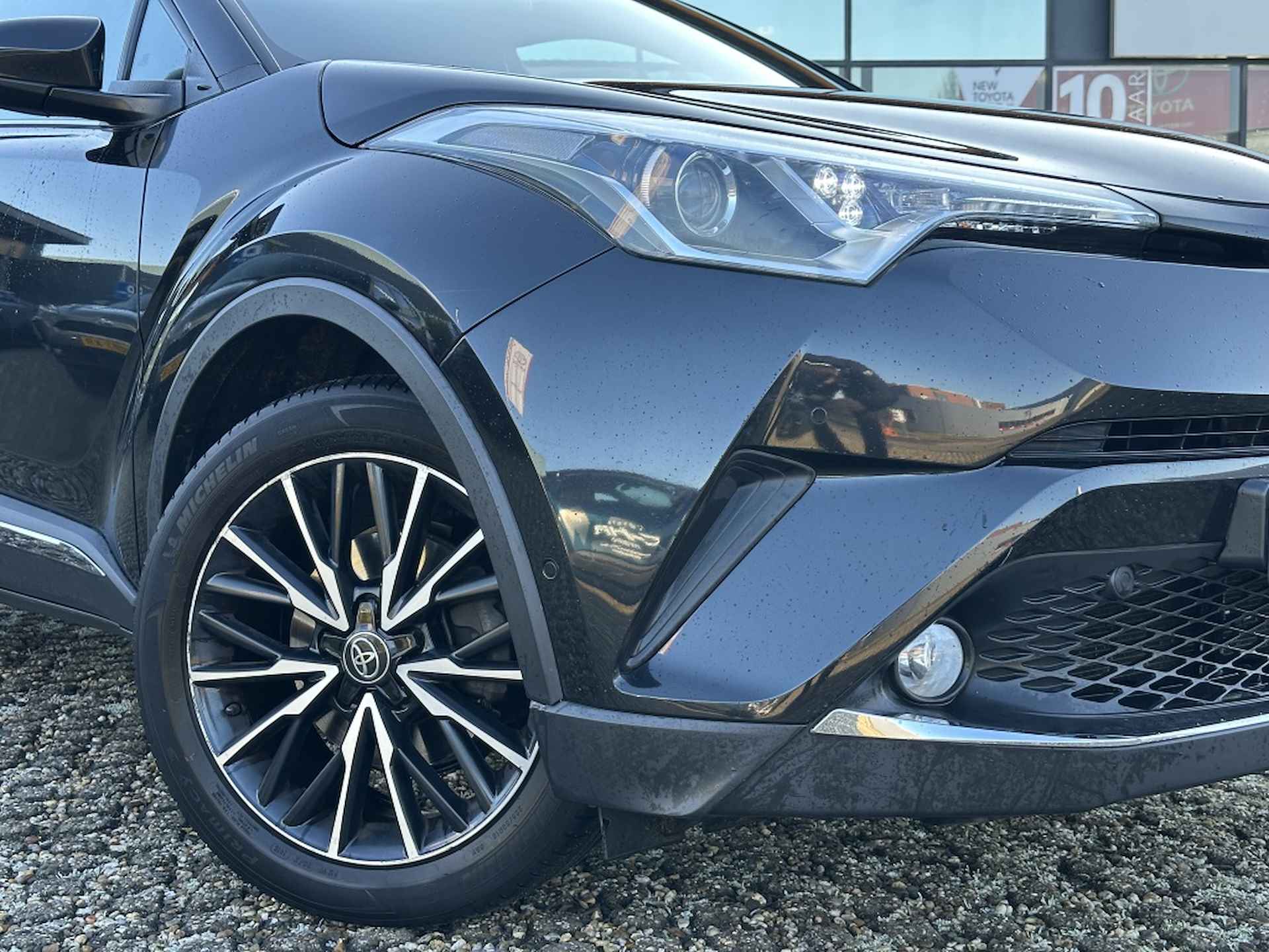 Toyota C-HR TOYOTA C-HR 1.2 Turbo Executive | Parkeersensoren voor en achter - 10/25