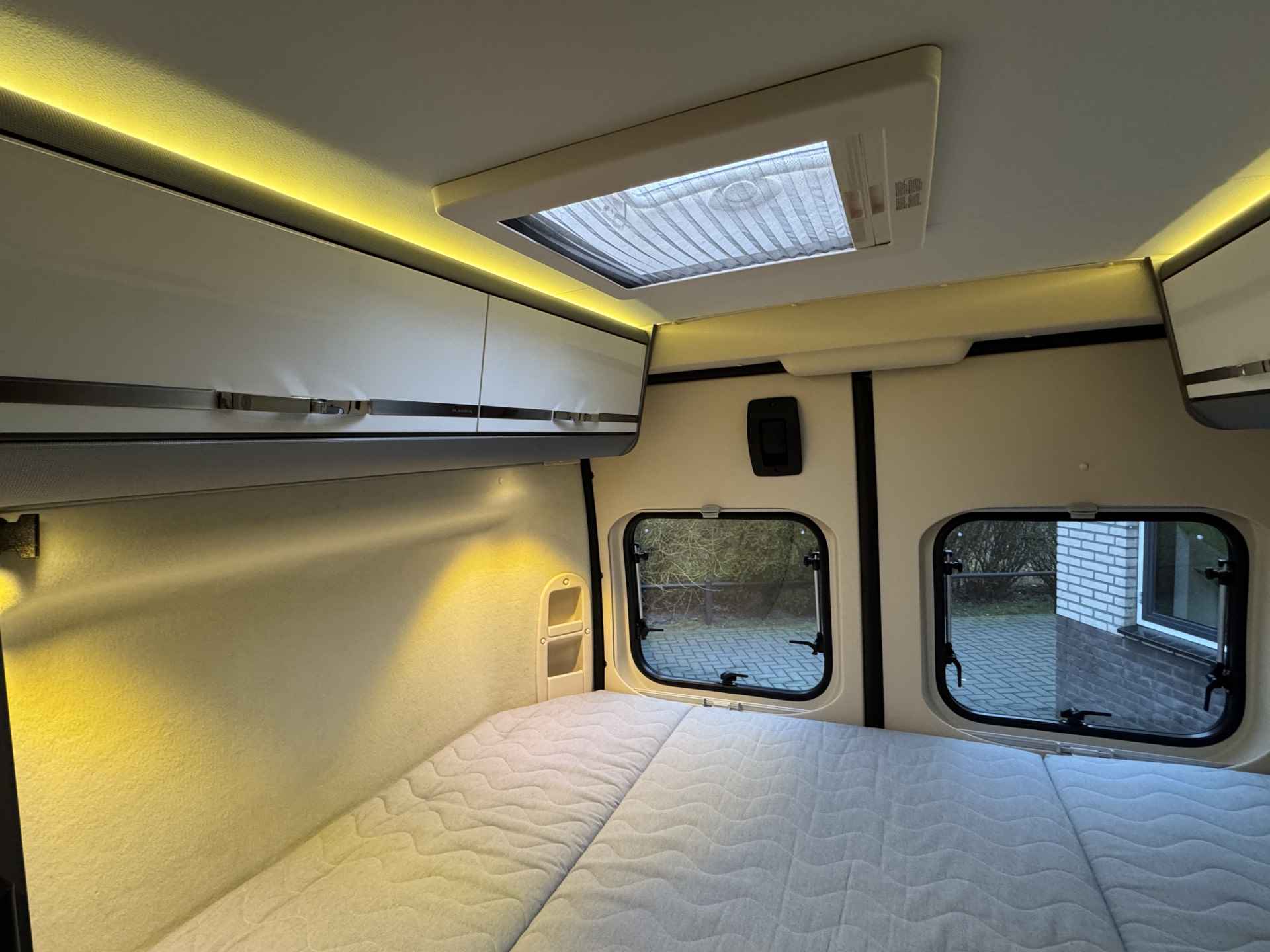 Adria Twin 600 SPT 130 pk Euro6 Fiat Ducato **Slechts 6 meter/Groot dwarsbed/4 zitplaatsen/Luifel/Busbiker/Dieselkachel/2e eigenaar/NL - 13/65