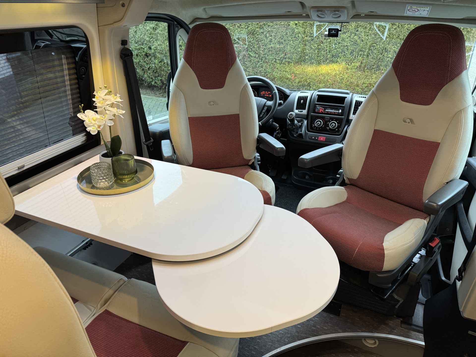 Adria Twin 600 SPT 130 pk Euro6 Fiat Ducato **Slechts 6 meter/Groot dwarsbed/4 zitplaatsen/Luifel/Busbiker/Dieselkachel/2e eigenaar/NL - 25/65