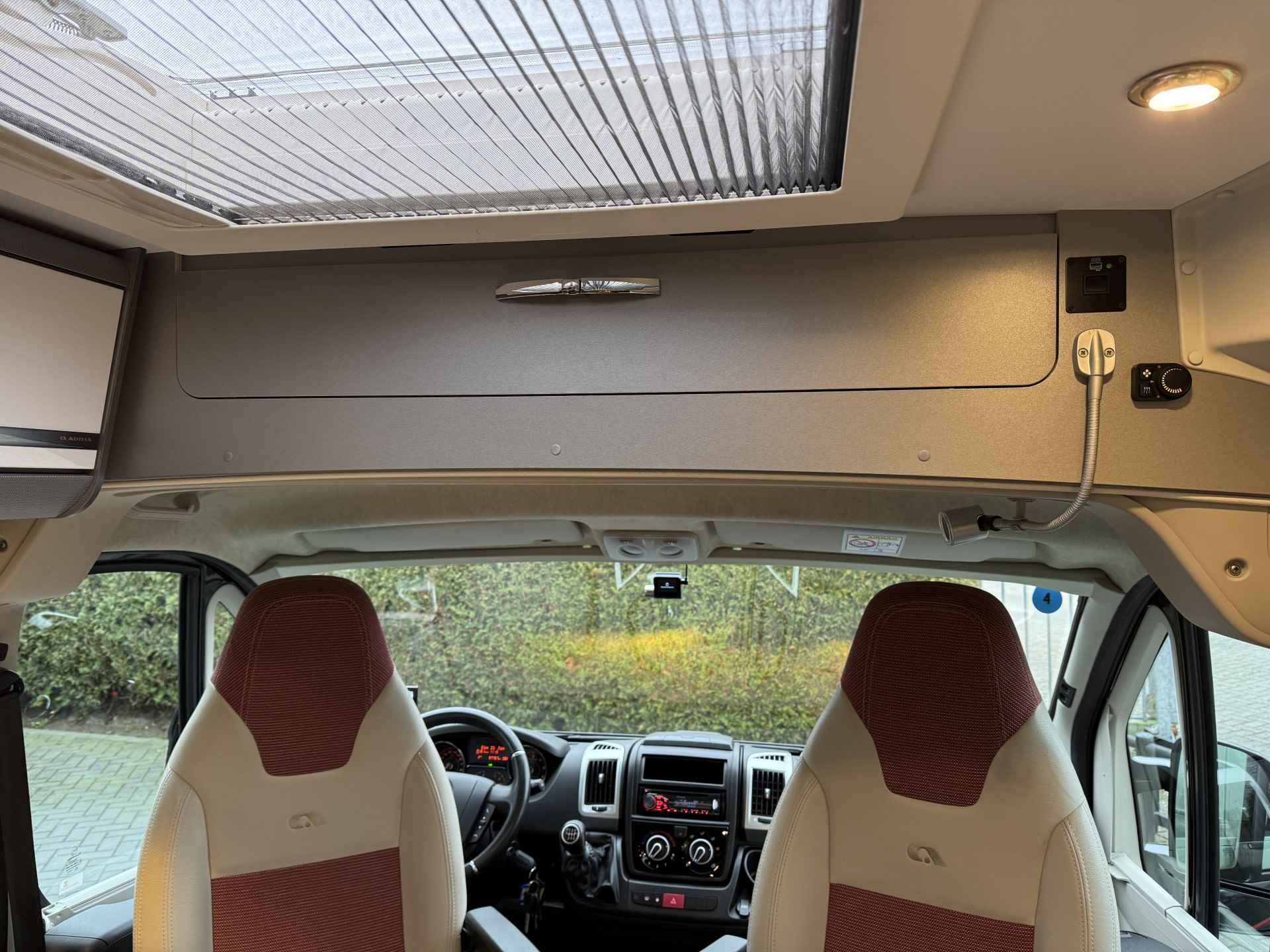 Adria Twin 600 SPT 130 pk Euro6 Fiat Ducato **Slechts 6 meter/Groot dwarsbed/4 zitplaatsen/Luifel/Busbiker/Dieselkachel/2e eigenaar/NL - 27/65