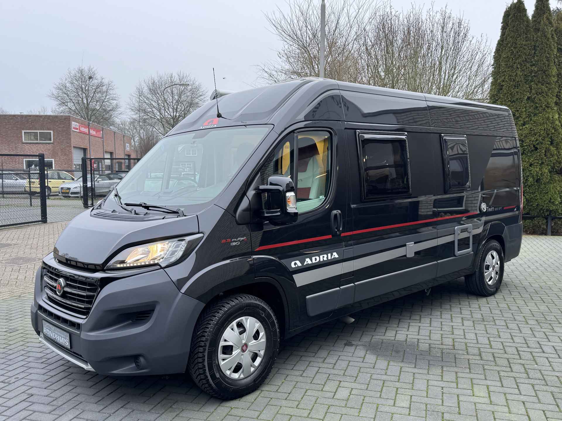 Adria Twin 600 SPT 130 pk Euro6 Fiat Ducato **Slechts 6 meter/Groot dwarsbed/4 zitplaatsen/Luifel/Busbiker/Dieselkachel/2e eigenaar/NL - 46/65