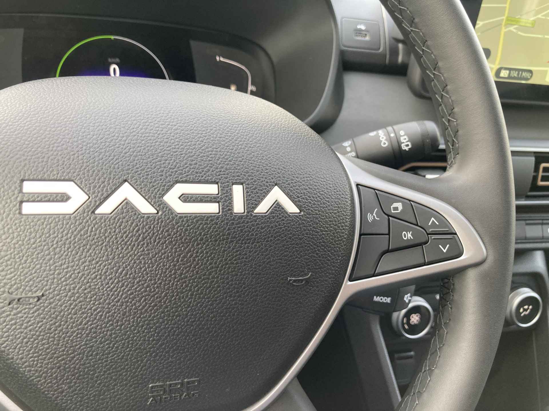 Dacia Jogger 1.6 Hybrid 140 Extreme 7p. - Pack Assist / Media Nav - 28/37