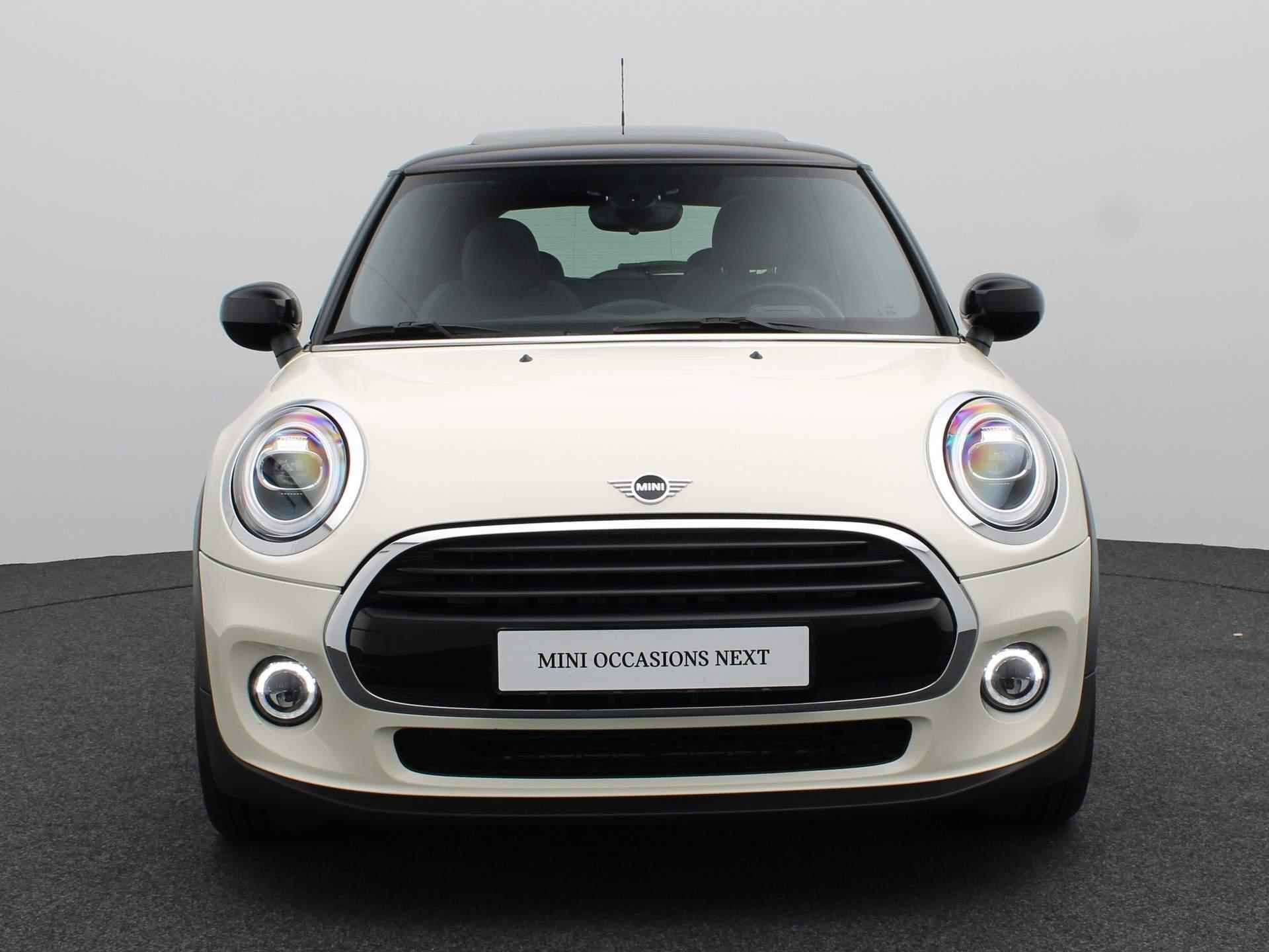 MINI 3-Deurs Cooper Chili + Glazen panoramadak + Achteruitrijcamera + PDC + LED +17'' - 3/23