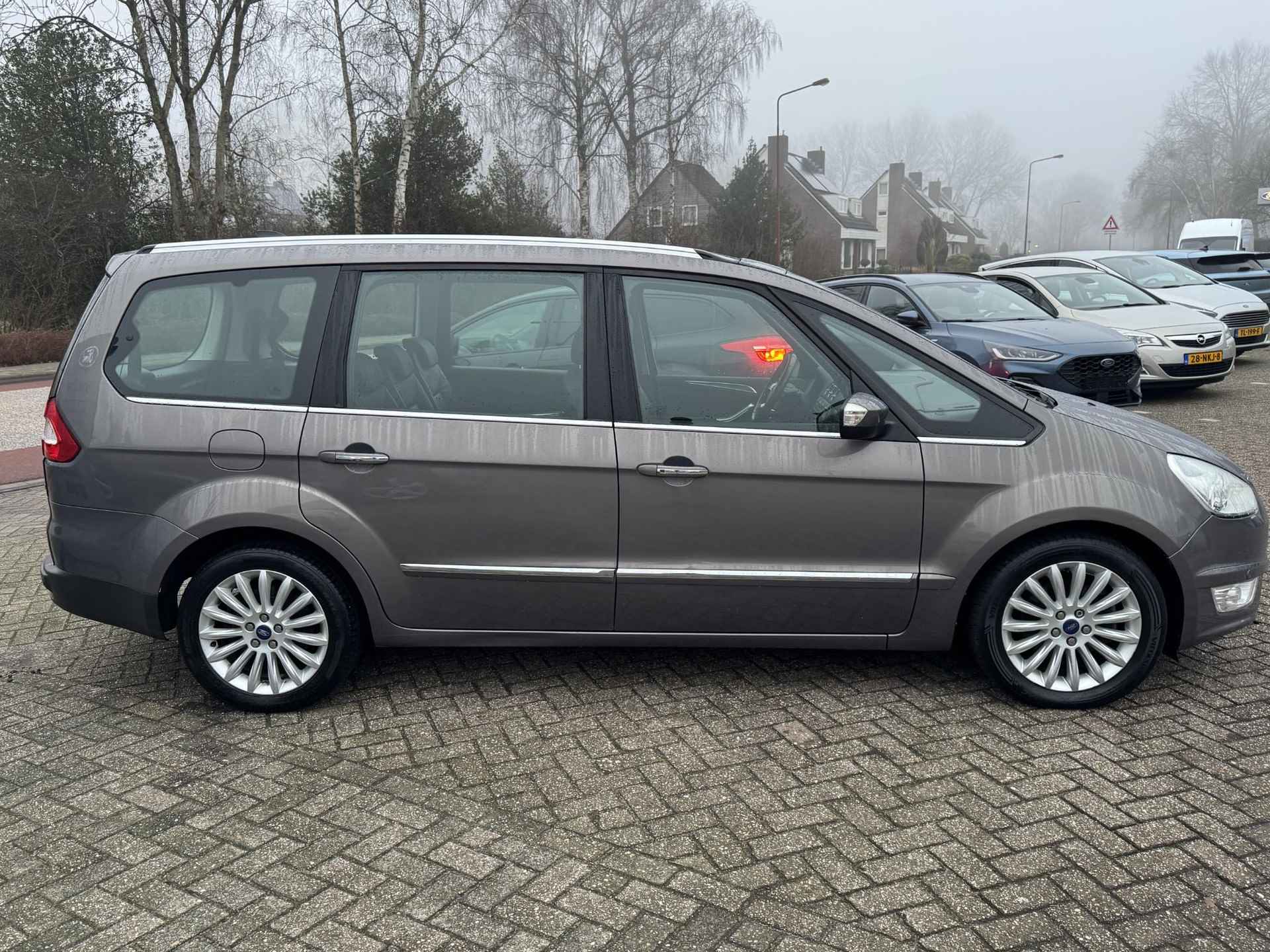 Ford Galaxy 1.6 SCTi Platinum 160pk 7 pers Panorama dak | Lederen Bekleding | Xenon | Voorruit verwarming - 2/25