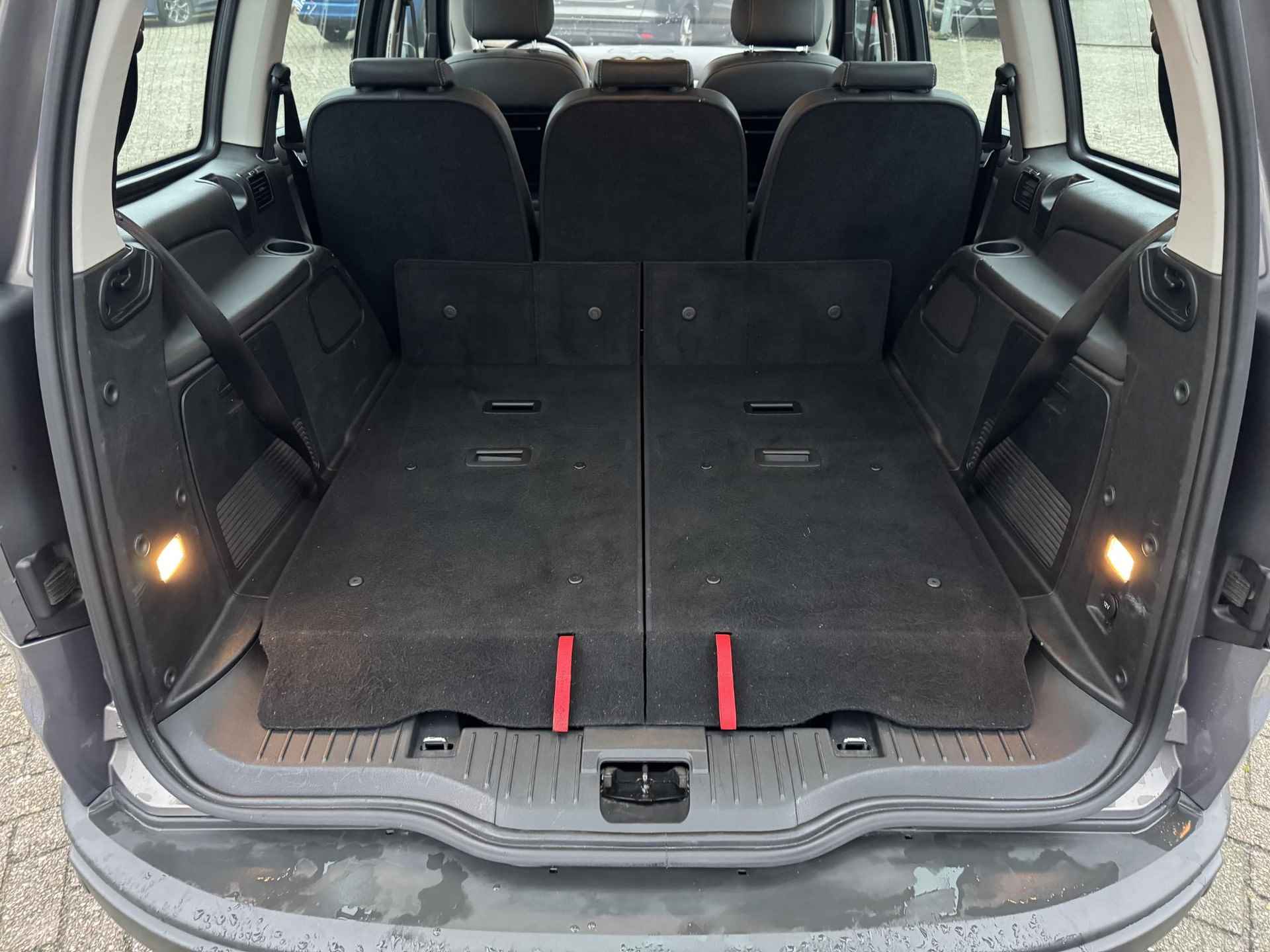 Ford Galaxy 1.6 SCTi Platinum 160pk 7 pers Panorama dak | Lederen Bekleding | Xenon | Voorruit verwarming - 11/25