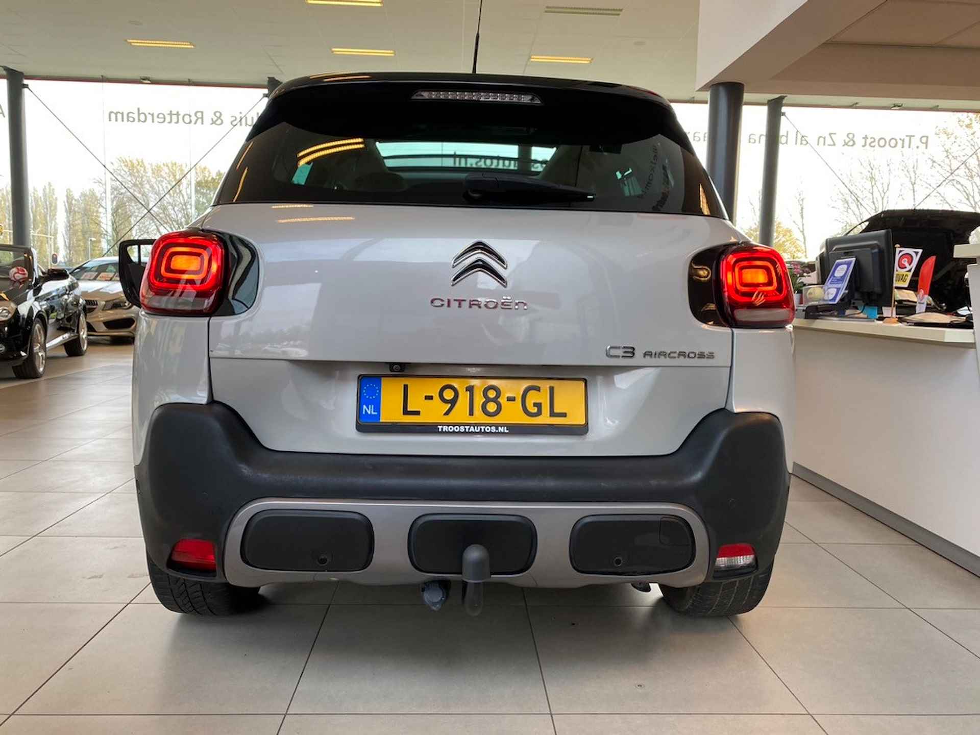 Citroën C3 Aircross 1.2 PureTech S&S Shine,Automaat,Panoramadak,Stoelverwarming,Navigatie,Achteruitrijcamera,Climate&Cruisecontrol,Bleutooth met Spr - 10/32