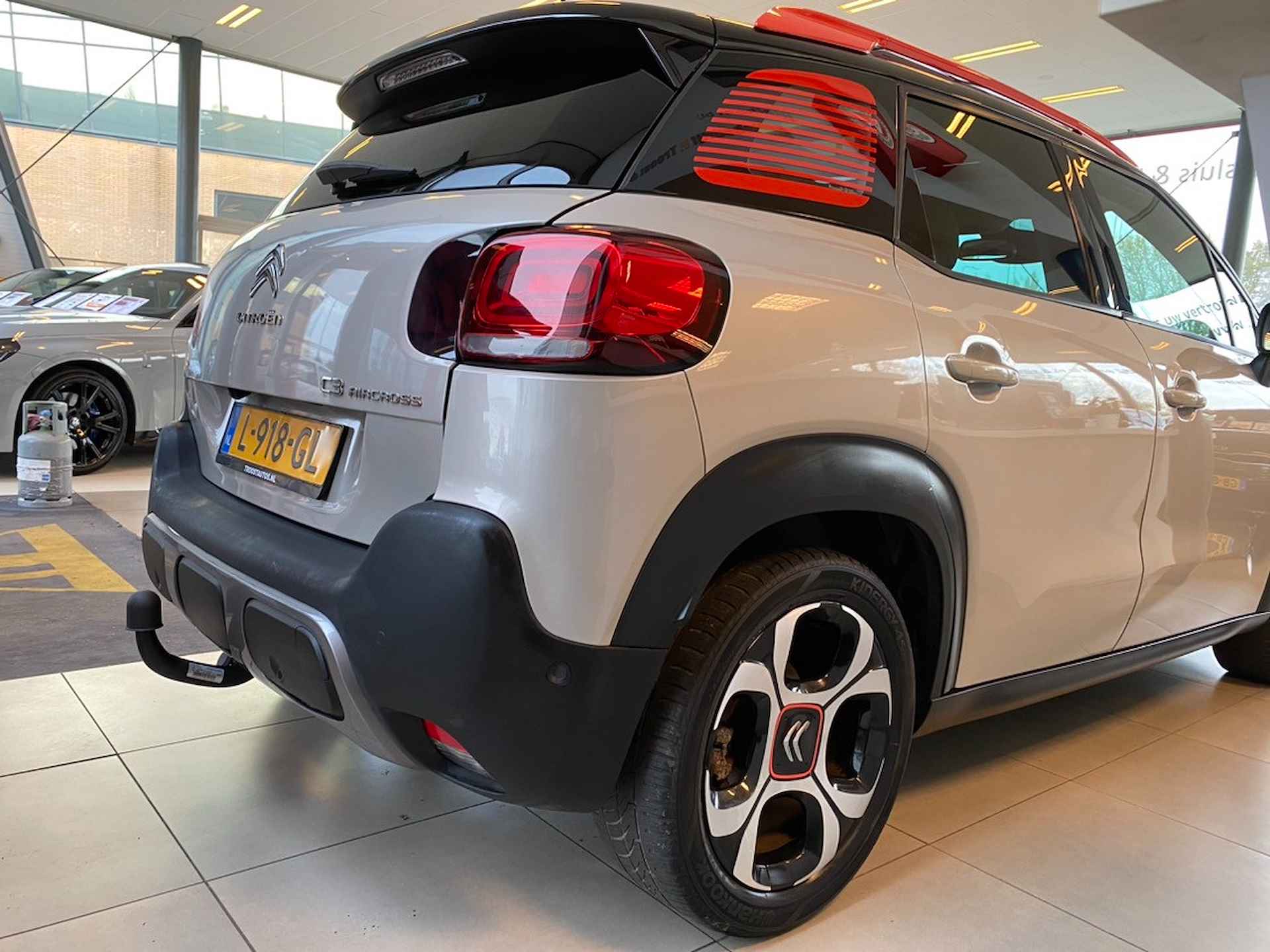 Citroën C3 Aircross 1.2 PureTech S&S Shine,Automaat,Panoramadak,Stoelverwarming,Navigatie,Achteruitrijcamera,Climate&Cruisecontrol,Bleutooth met Spr - 11/32