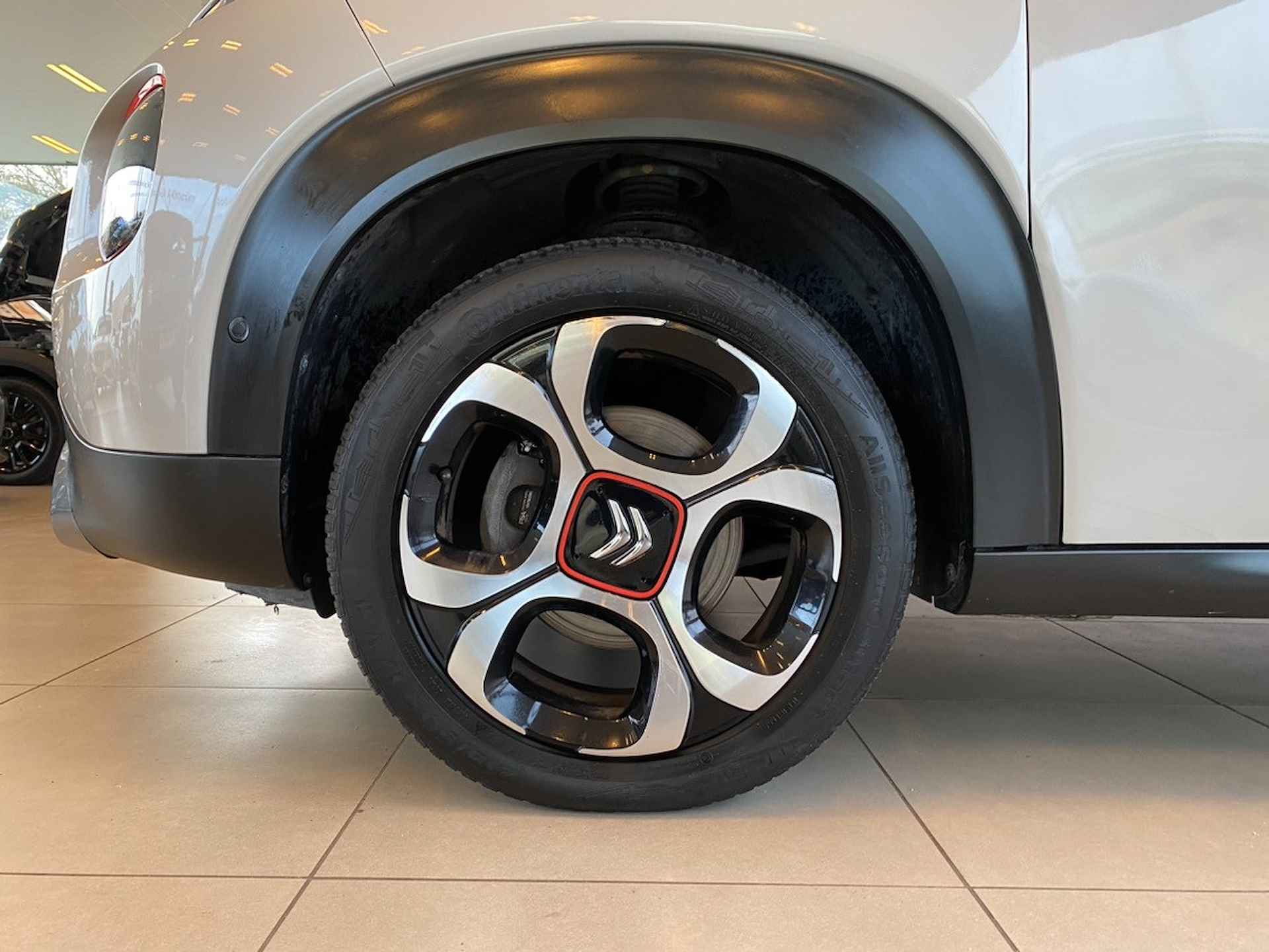 Citroën C3 Aircross 1.2 PureTech S&S Shine,Automaat,Panoramadak,Stoelverwarming,Navigatie,Achteruitrijcamera,Climate&Cruisecontrol,Bleutooth met Spr - 13/32