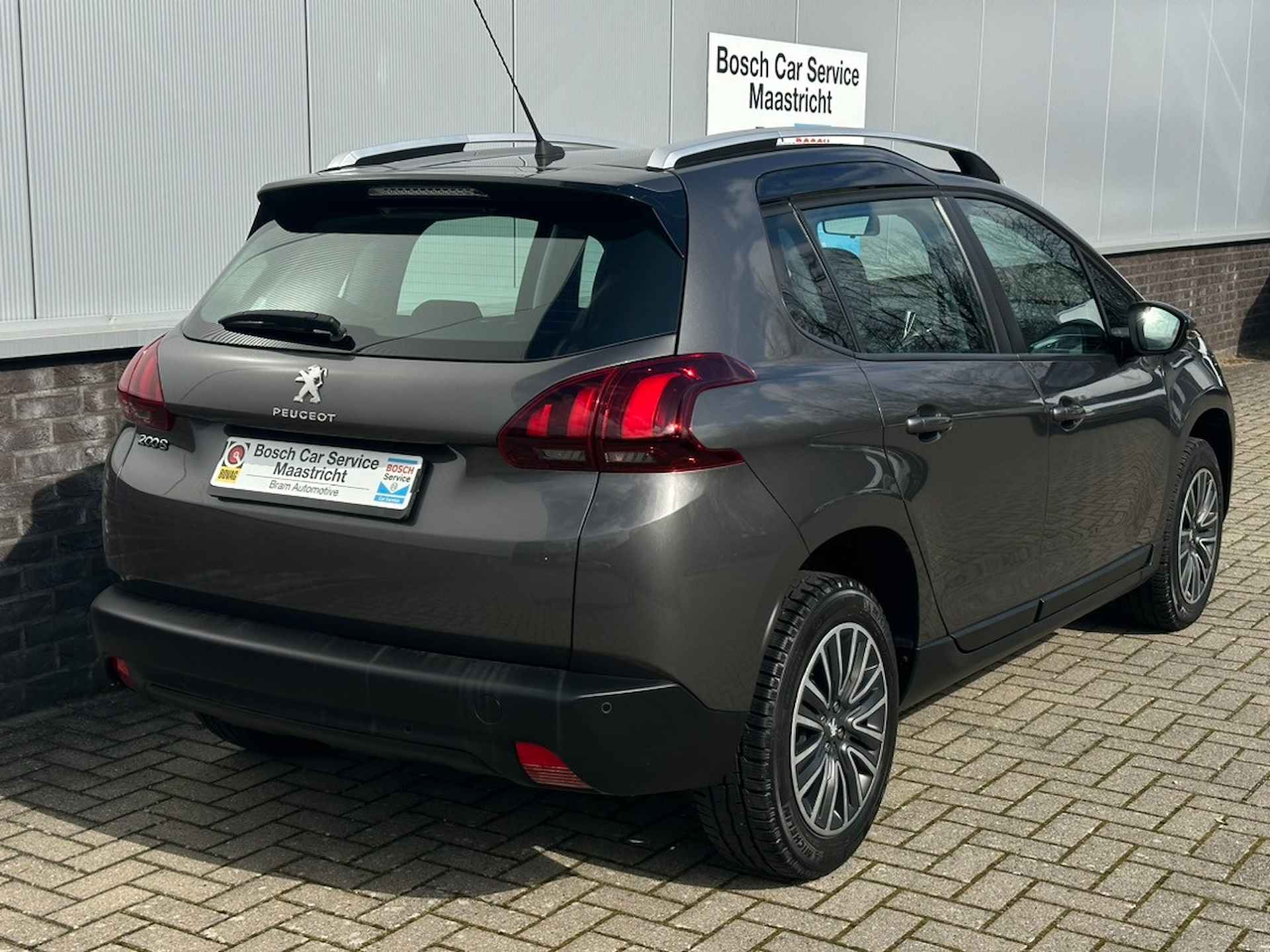 Peugeot 2008 1.2 PureTech Allure | Navigatie | Blue-tooth | PDC | Cruise Control | Garantie Interesse, Proefrit? Bel of app met: 06-24 28 28 42 - 3/26