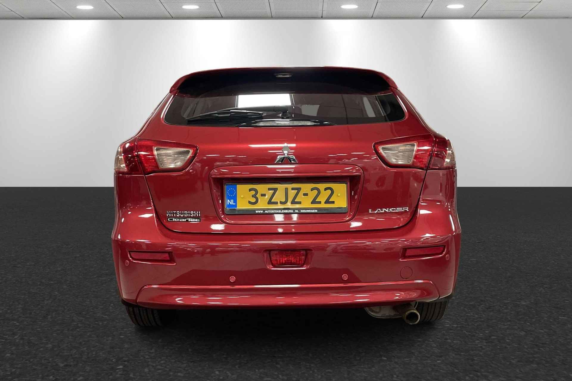 Mitsubishi Lancer Sportback 1.6 Limited Edition - 4/19