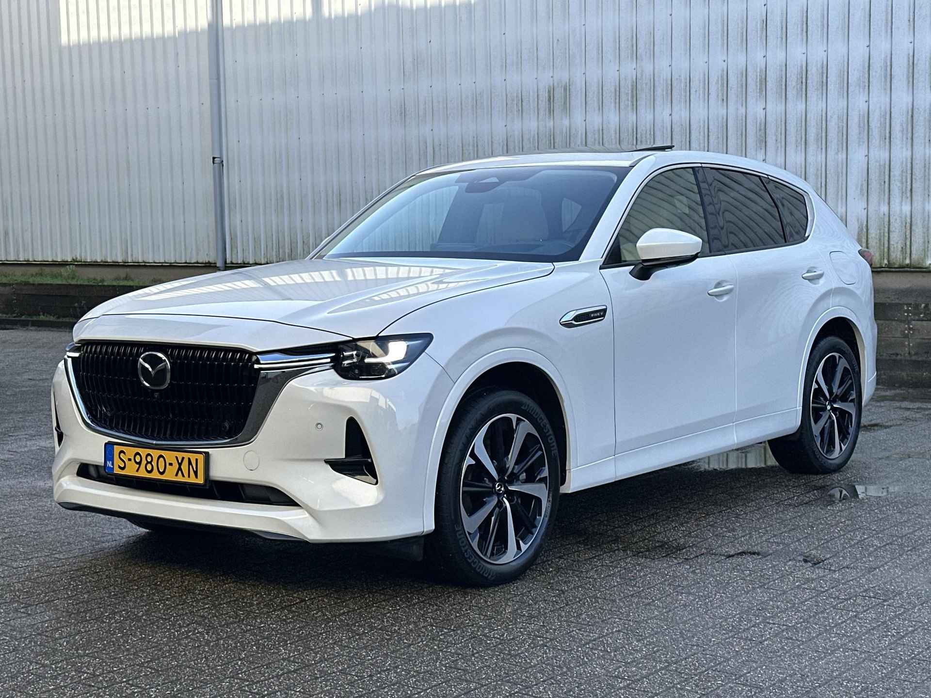 Mazda CX-60 2.5 e-SkyActiv PHEV Takumi | Trekhaak/Pano-Dak/Navi/°360 Camera/20-inch - 75/82