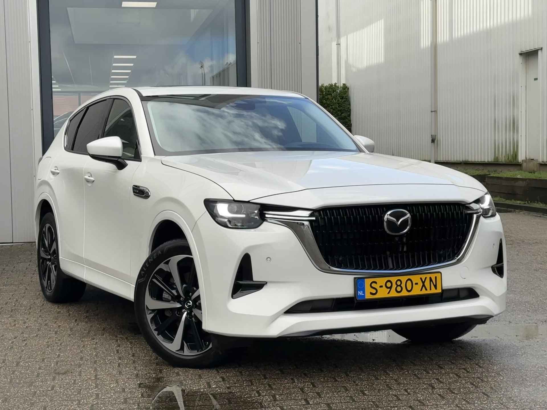 Mazda CX-60 2.5 e-SkyActiv PHEV Takumi | Trekhaak/Pano-Dak/Navi/°360 Camera/20-inch - 40/82