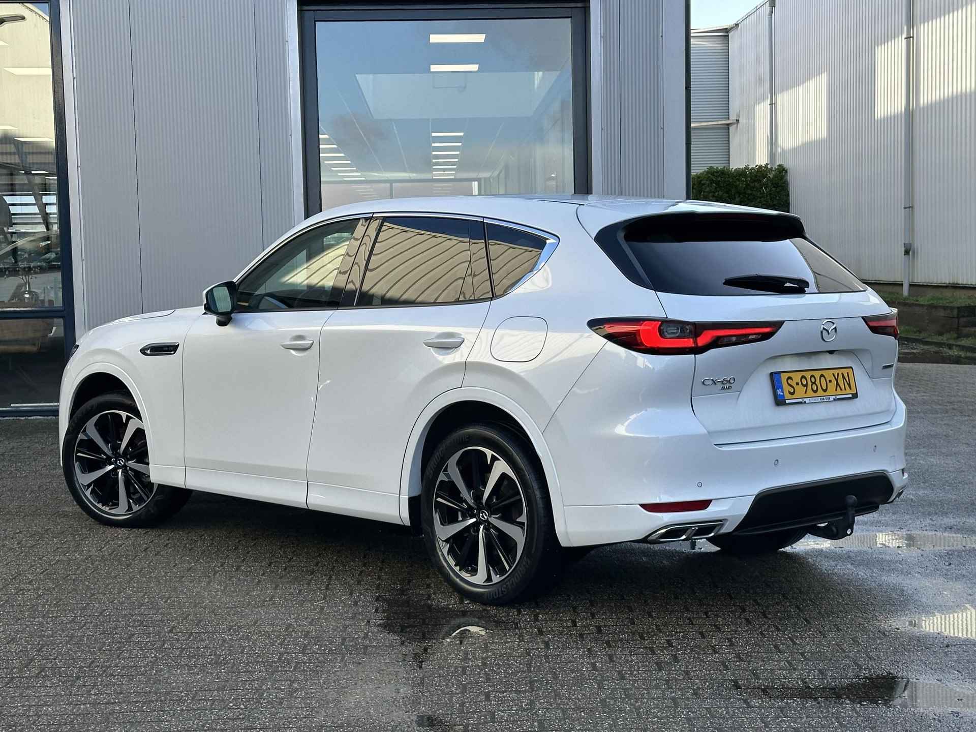 Mazda CX-60 2.5 e-SkyActiv PHEV Takumi | Trekhaak/Pano-Dak/Navi/°360 Camera/20-inch - 63/82