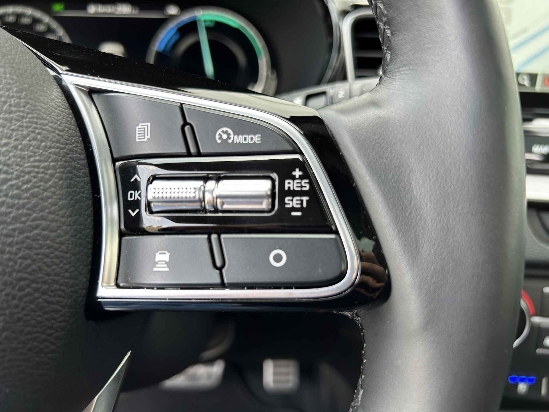 Kia XCeed 1.6 GDi PHEV ExecutiveLine Automaat | Panoramadak | Leder | Stoelverkoeling | 18” Velgen | Camera | Navi | Key-Less | Apple CarPlay/Android Auto | Clima | Stuur-/Stoelverwarming | PDC | Cruise | LED | - 18/33