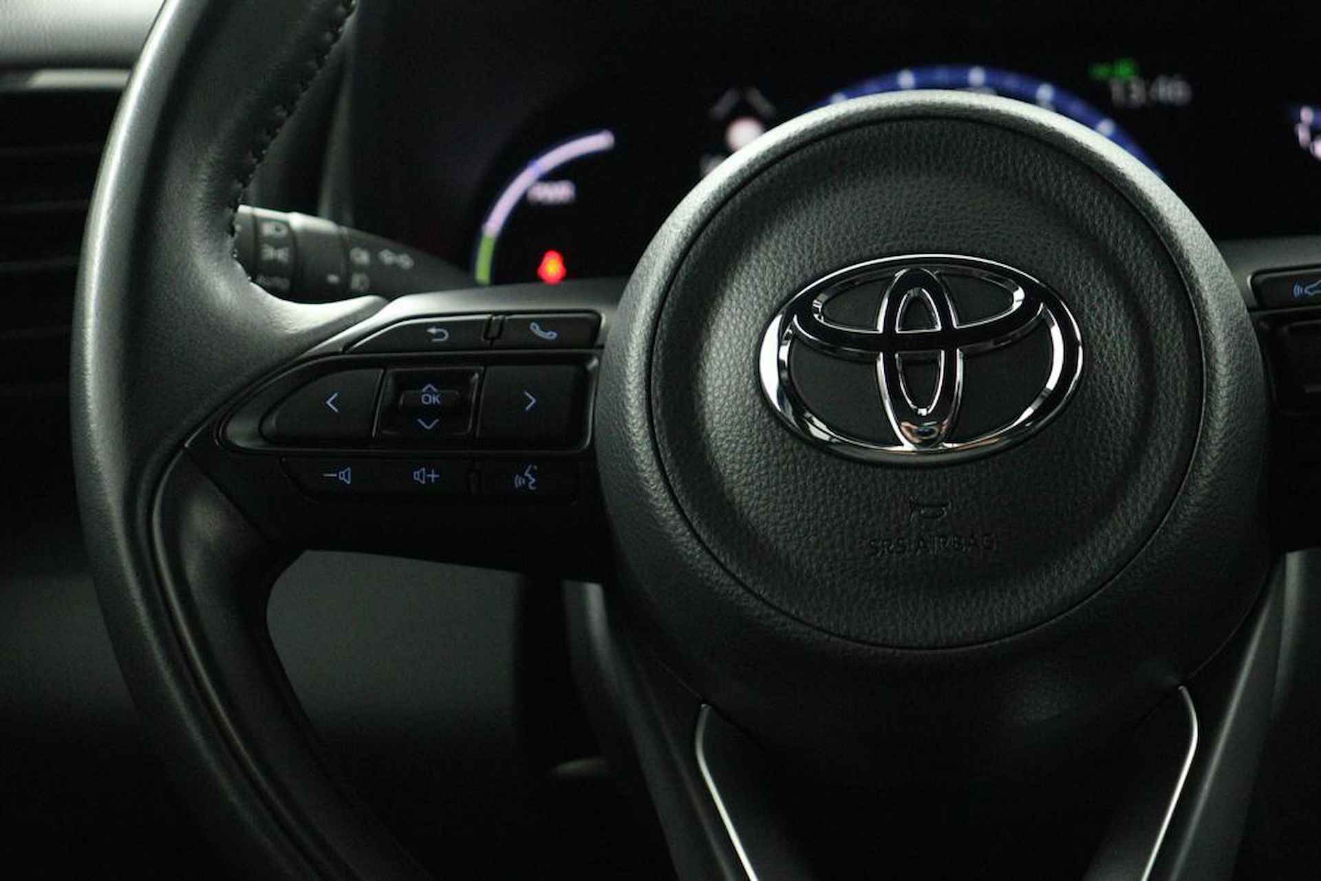 Toyota Yaris Cross 1.5 Hybrid First Edition | Navigatie systeem | All seasons banden | - 19/47