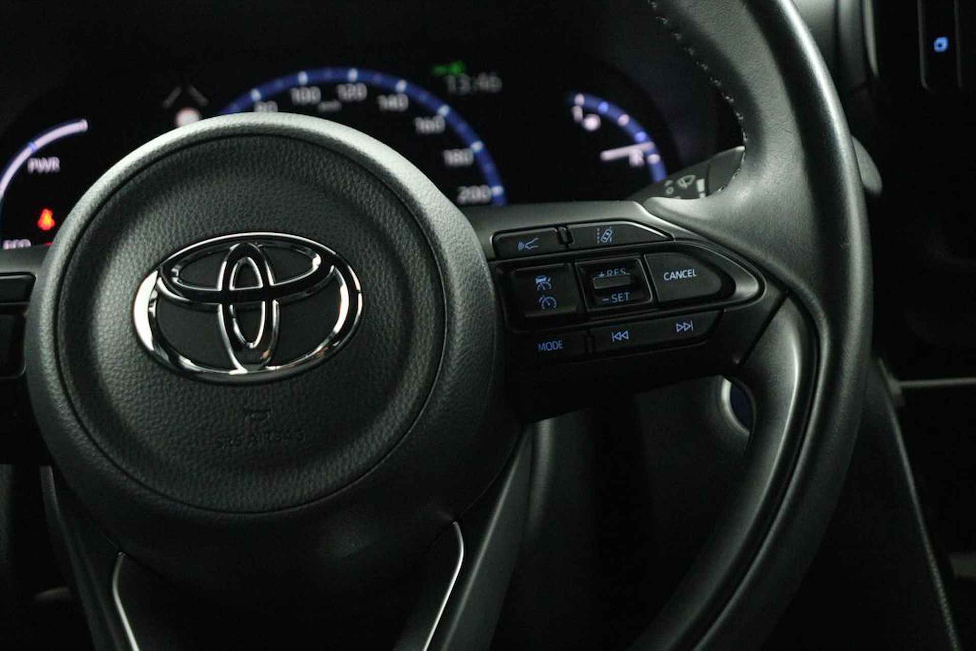 Toyota Yaris Cross 1.5 Hybrid First Edition | Navigatie systeem | All seasons banden | - 21/47