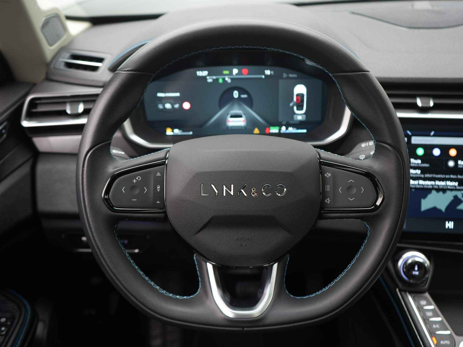 Lynk & Co 01 1.5 PHEV 262 pk Automaat | Navigatie | Panorama dak | Climate Control - 13/47