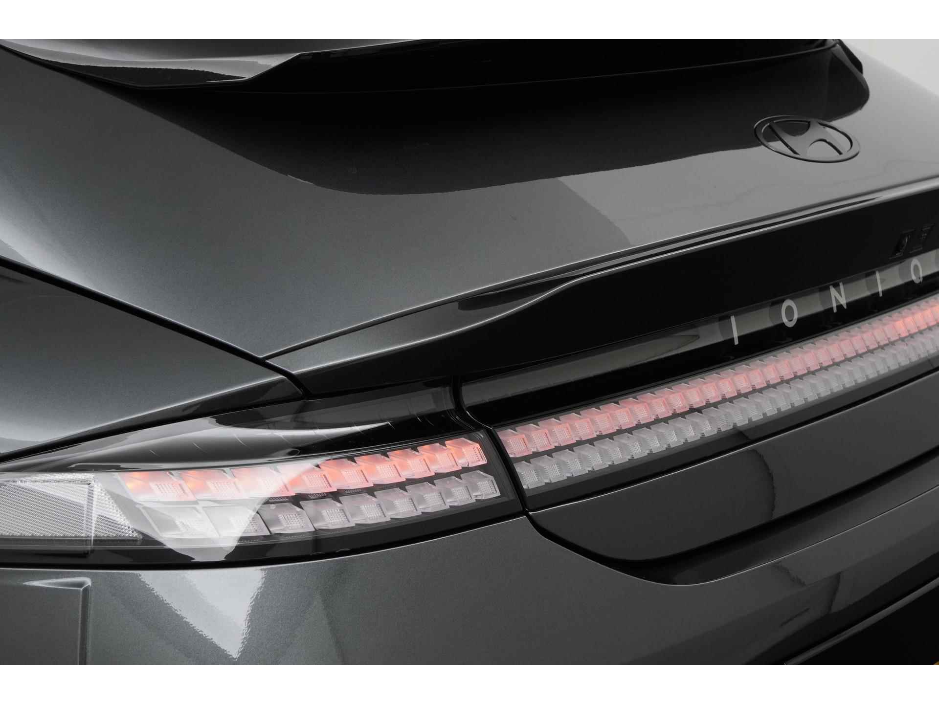 Hyundai IONIQ 6 First Edition 77 kWh Nieuwprijs 62.945,- Nu 54.945,- | Panoramadak | Mem. Stoel | Bose Sound | Head-up display | Zondag Open! - 24/57