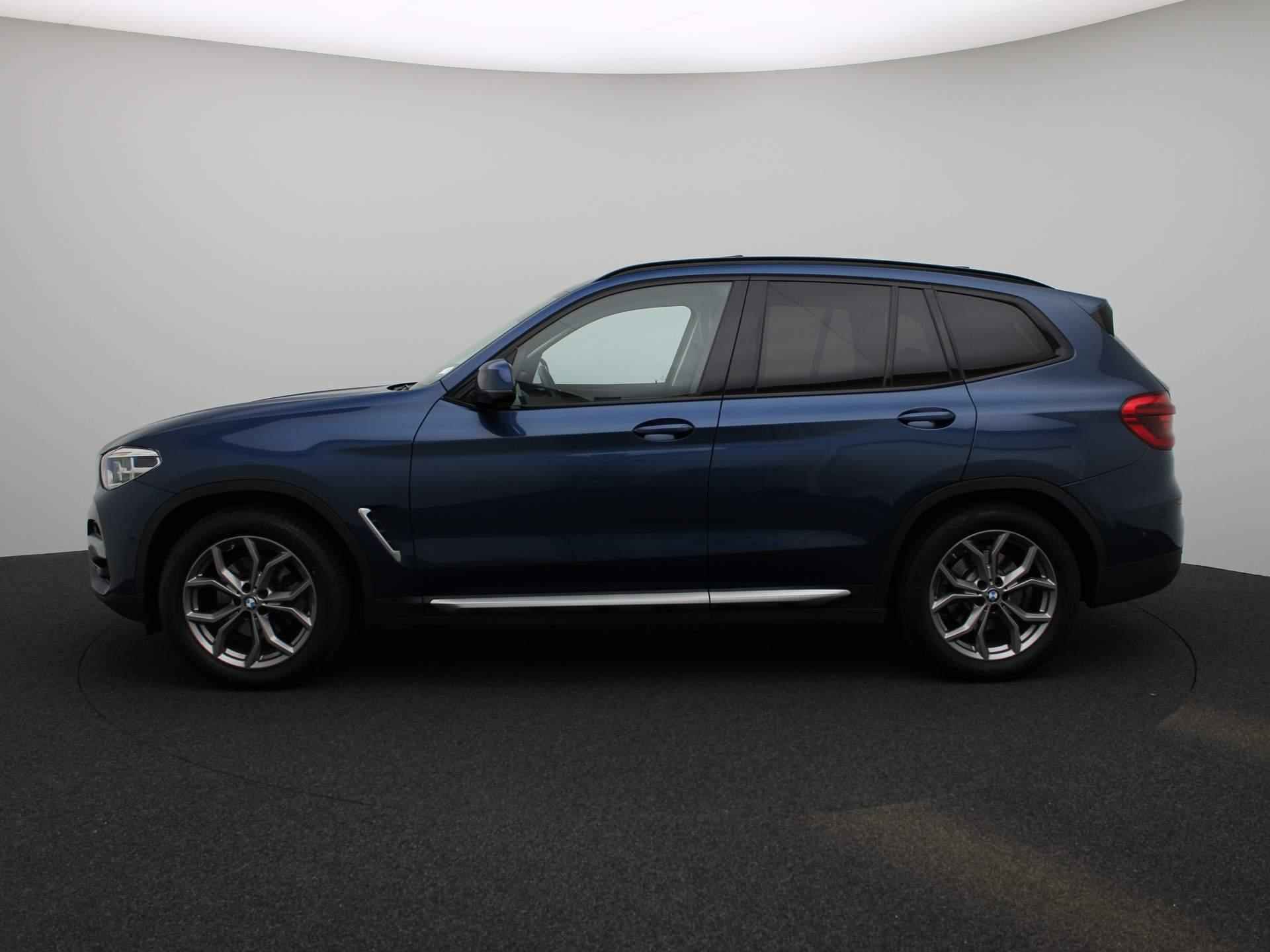 BMW X3 xDrive20i Executive | PANORAMADAK | LEDER | HEAD UP DISPLAY | ACHTERUITRIJCAMERA | NAVIGATIE | ELEKTRISCHE ACHTERKLEP | STOELVERWARMING | CLIMATE CONTROL | ADAPTIVE CRUISE CONTROL | LED KOPLAMPEN | SPORTSTOELEN | - 10/49