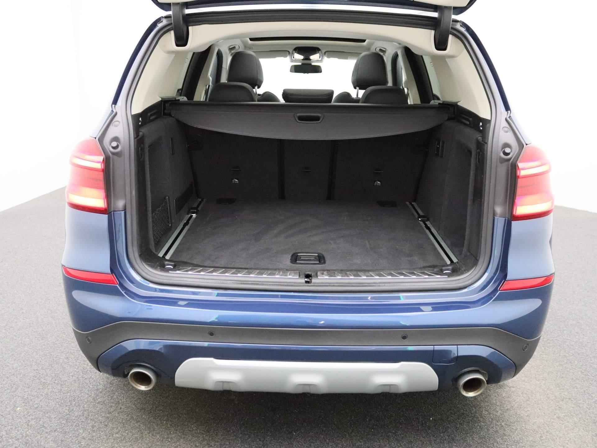 BMW X3 xDrive20i Executive | PANORAMADAK | LEDER | HEAD UP DISPLAY | ACHTERUITRIJCAMERA | NAVIGATIE | ELEKTRISCHE ACHTERKLEP | STOELVERWARMING | CLIMATE CONTROL | ADAPTIVE CRUISE CONTROL | LED KOPLAMPEN | SPORTSTOELEN | - 19/49