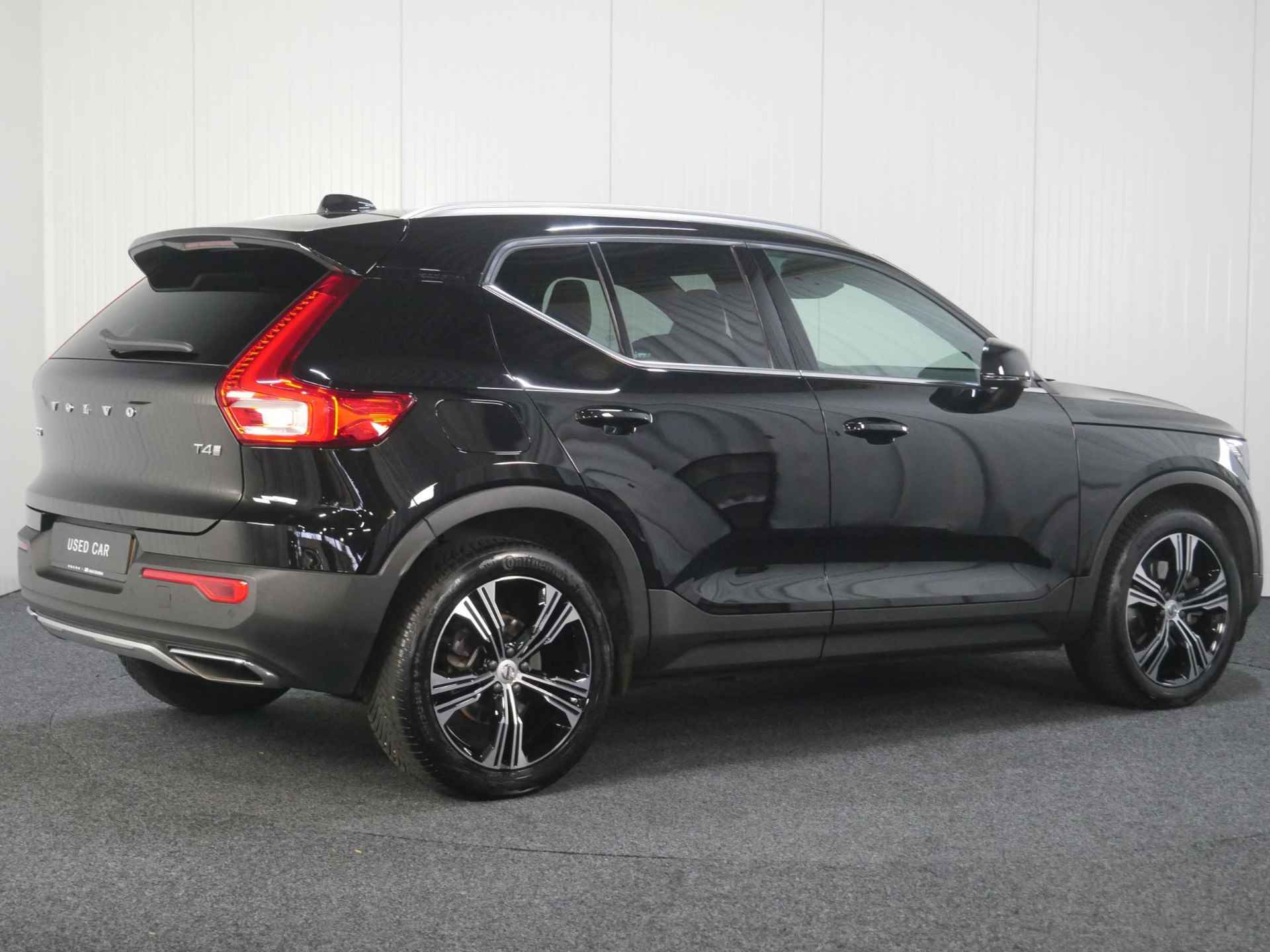 Volvo XC40 T4 AUT8 191PK Inscription, Verwarmbare Voorstoelen, Achteruitrijcamera, Harman Kardon, Draadloze telefoonlader, Panoramadak, Electronic Climate Control, Adaptieve Cruise Control, Dodehoekdetectie Met Correctie, Lederen Bekleding, Elektrisch Bedienbare Achterklep, Adaptieve Koplampen, Parkeersensoren, Rijstrooksensor Met Correctie - 8/48